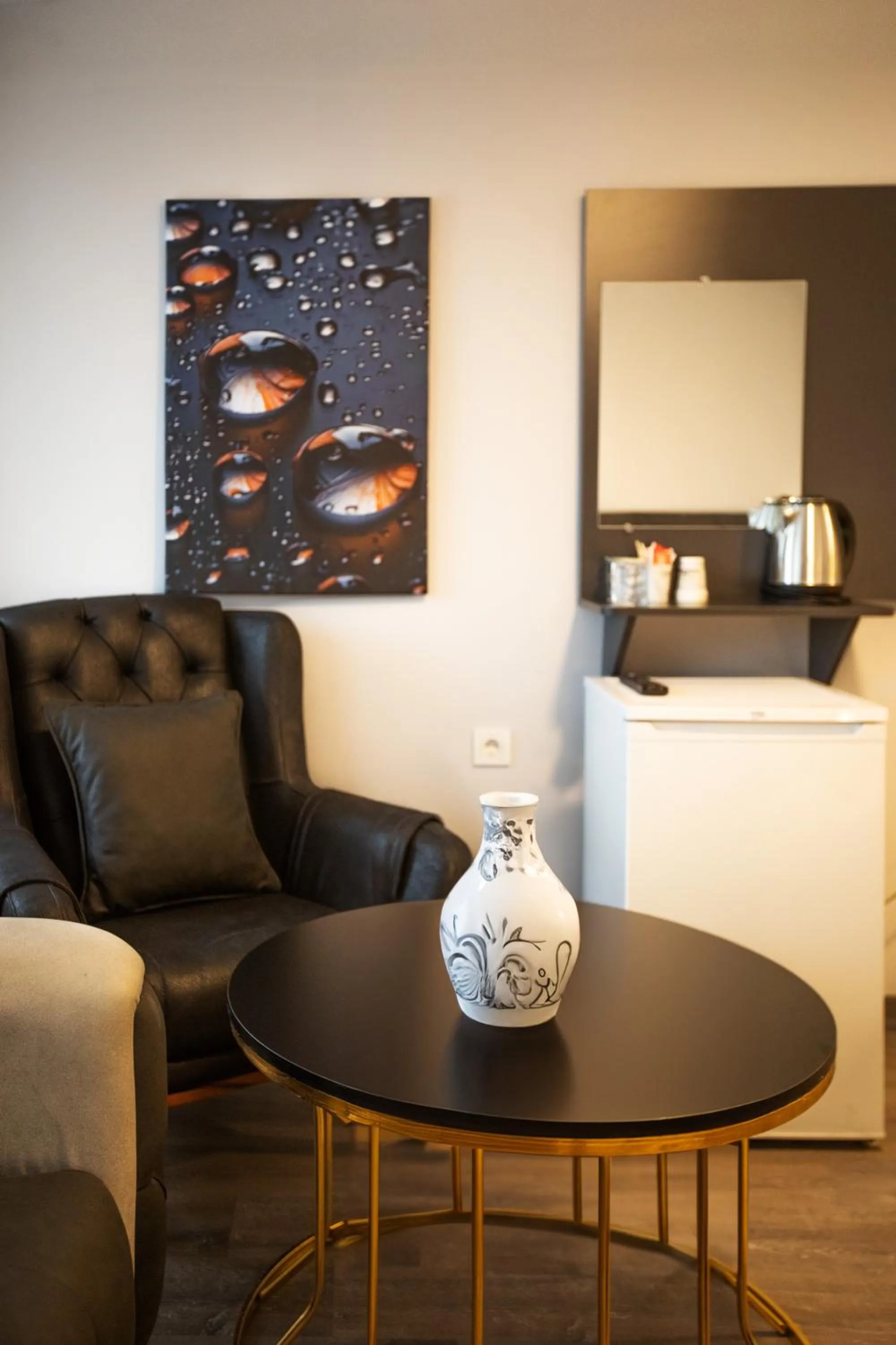 Coffee/tea facilities in Liza Suit Hotel