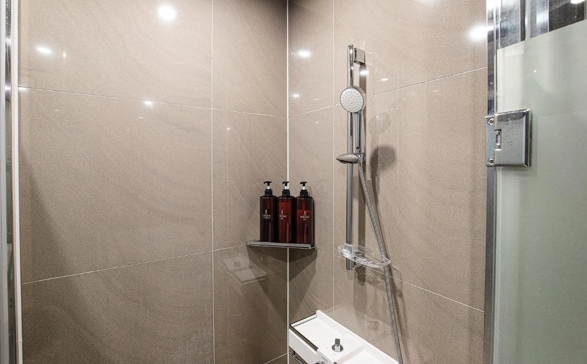 Toilet in Hotel The One