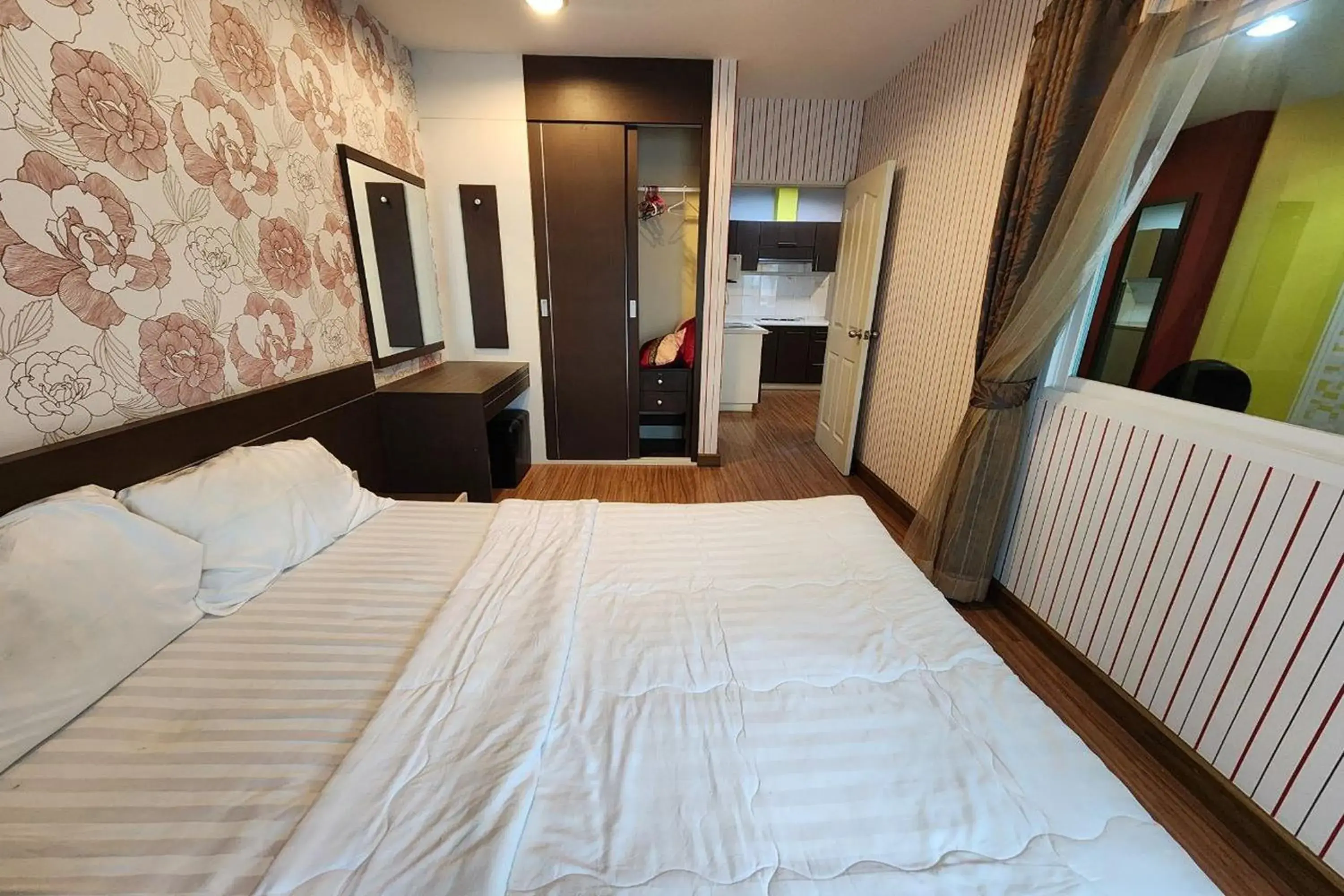 Apartment with City View in Landmark Patong Hotel Apartment with City View in Landmark Patong Hotel