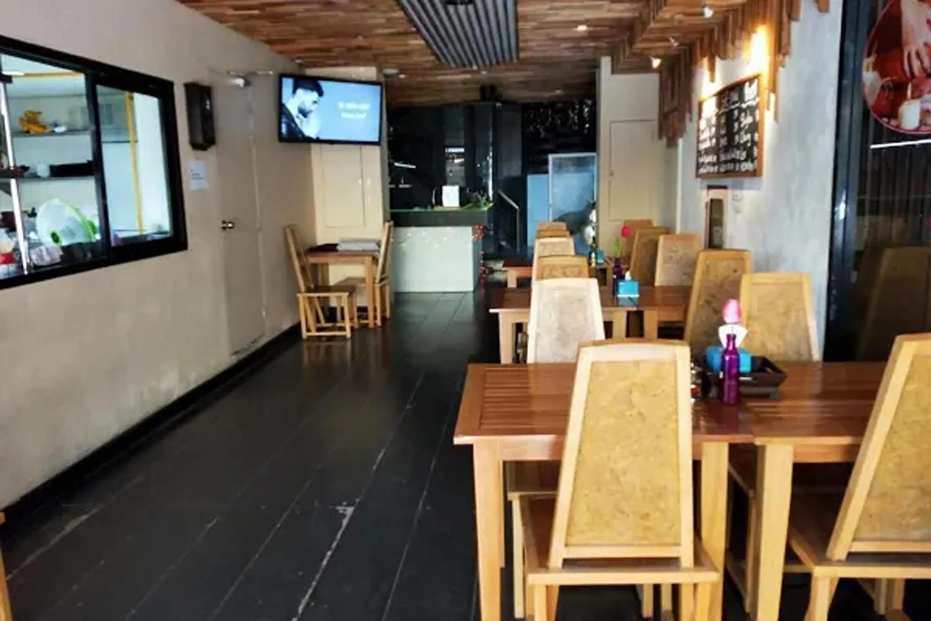 Restaurant/places to eat in Landmark Patong Hotel