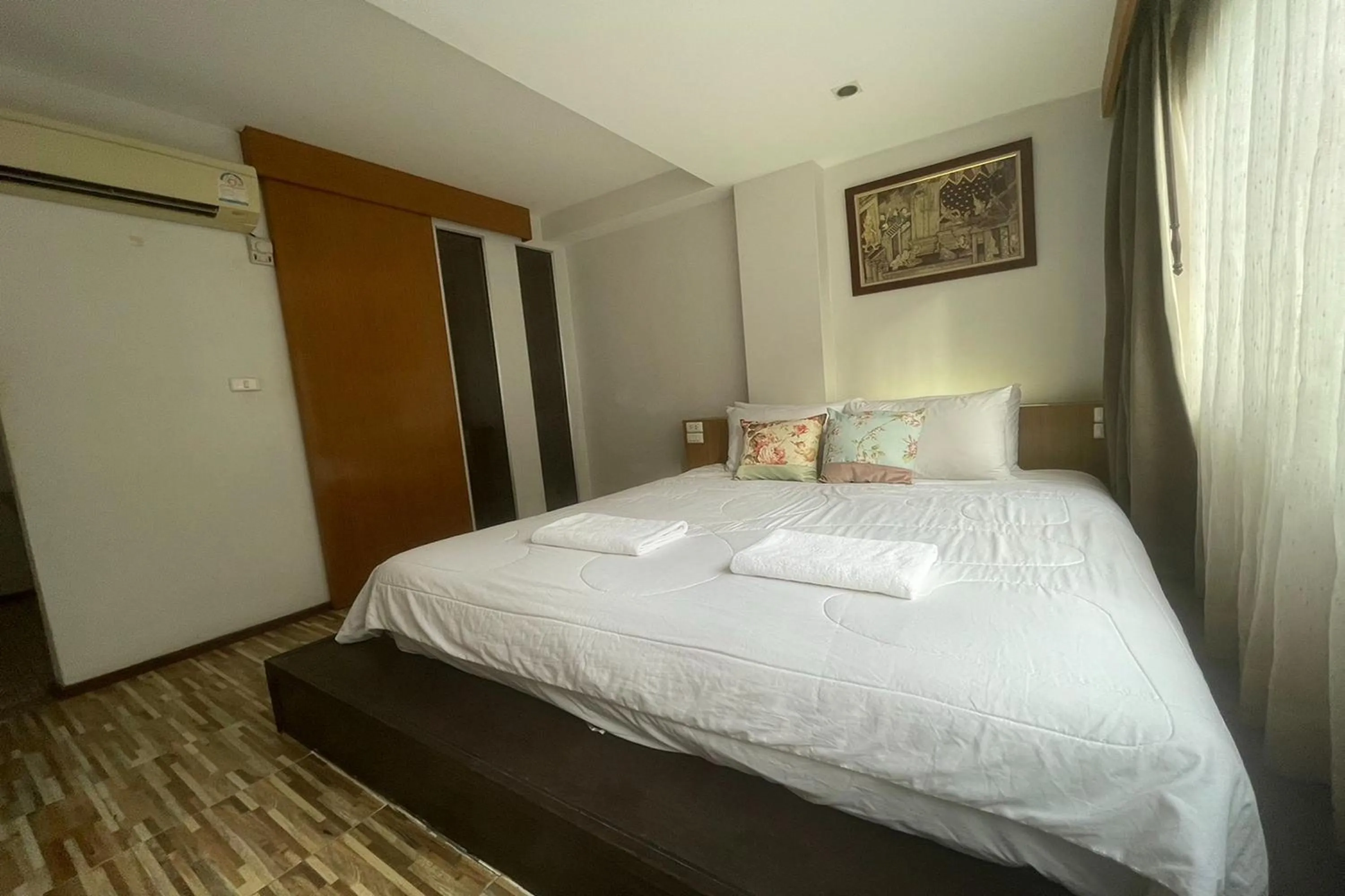 Photo of the whole room, Bed in Landmark Patong Hotel
