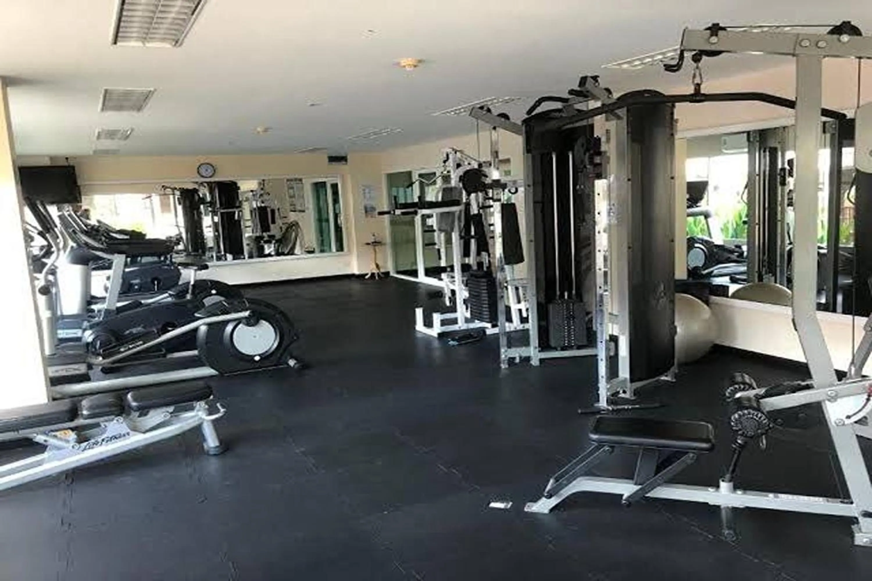Fitness centre/facilities in Landmark Patong Hotel