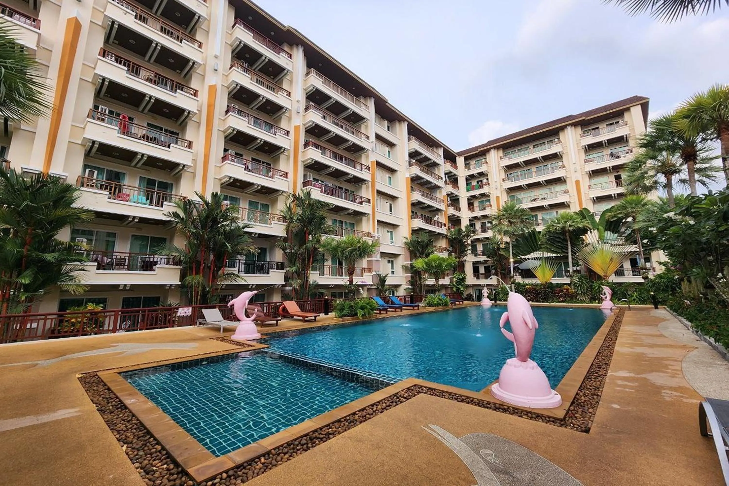 Swimming pool in Landmark Patong Hotel
