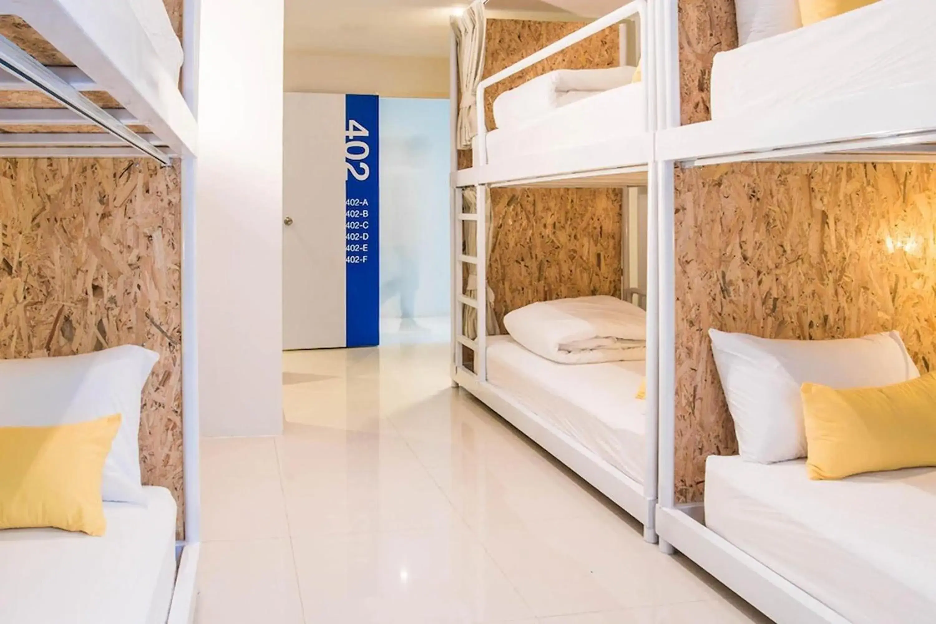 6-Bed Mixed Dormitory Room in ME U Hostel Pattaya 6-Bed Mixed Dormitory Room in ME U Hostel Pattaya