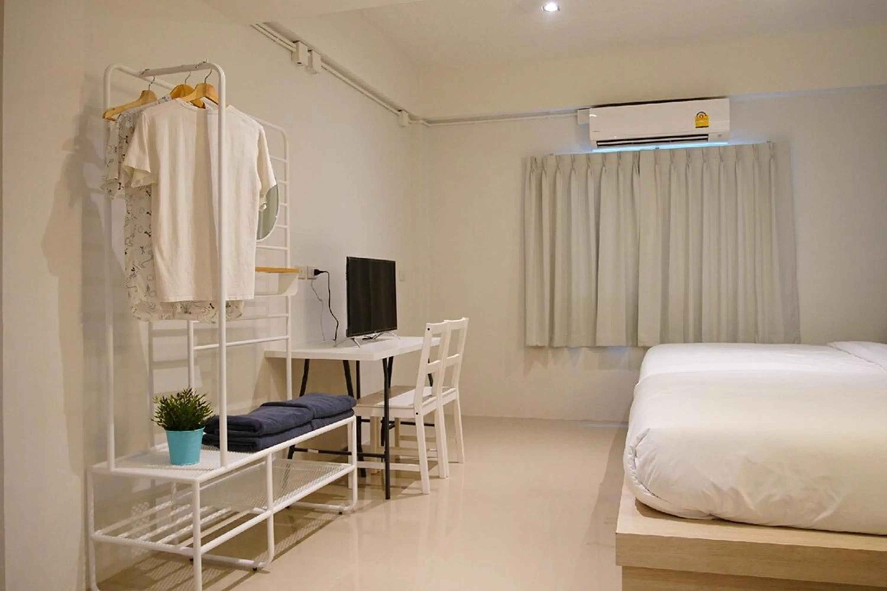 Bedroom, Bed in ME U Hostel Pattaya