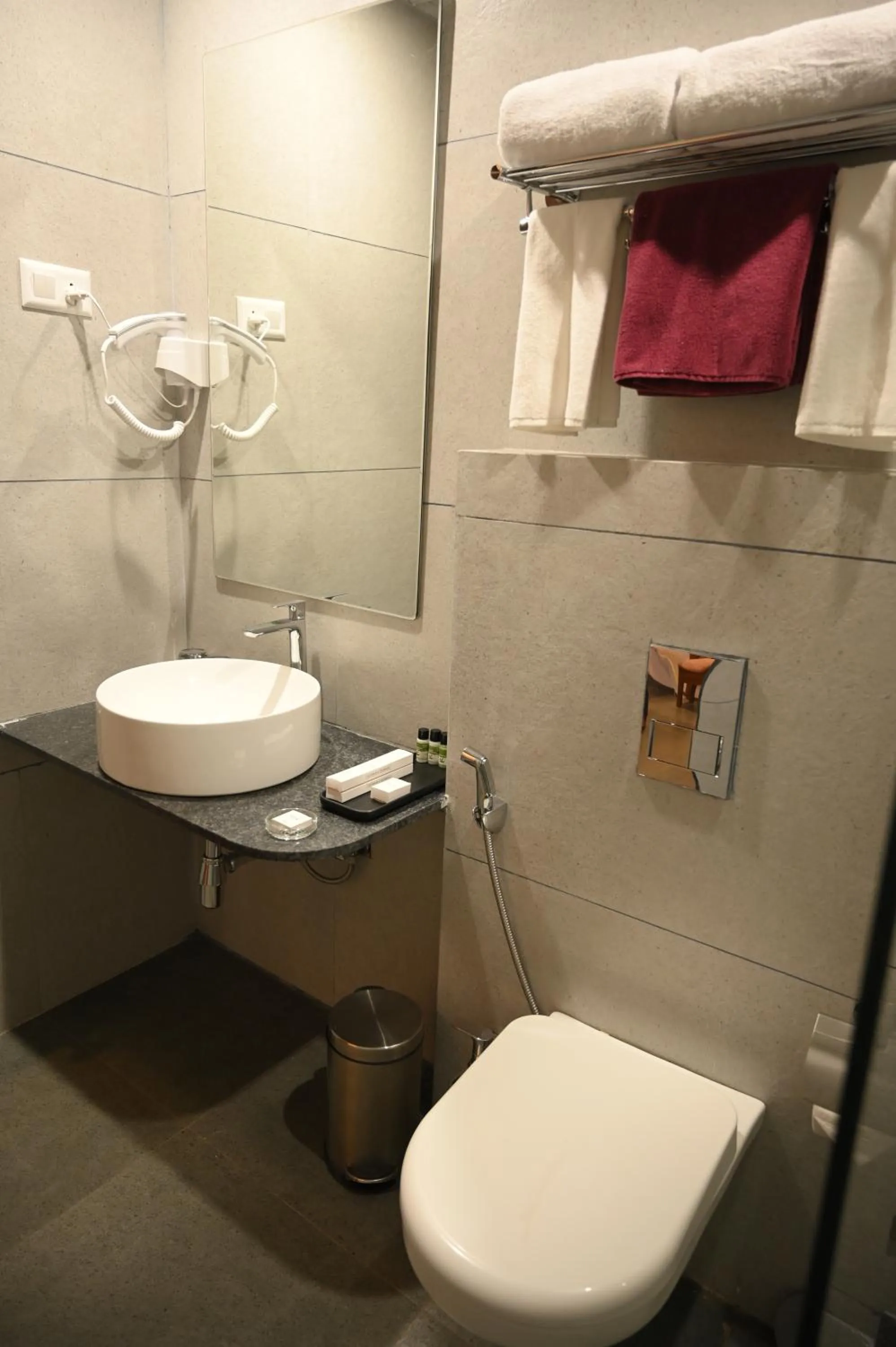 Bathroom in Mango Leaf Lake Resort