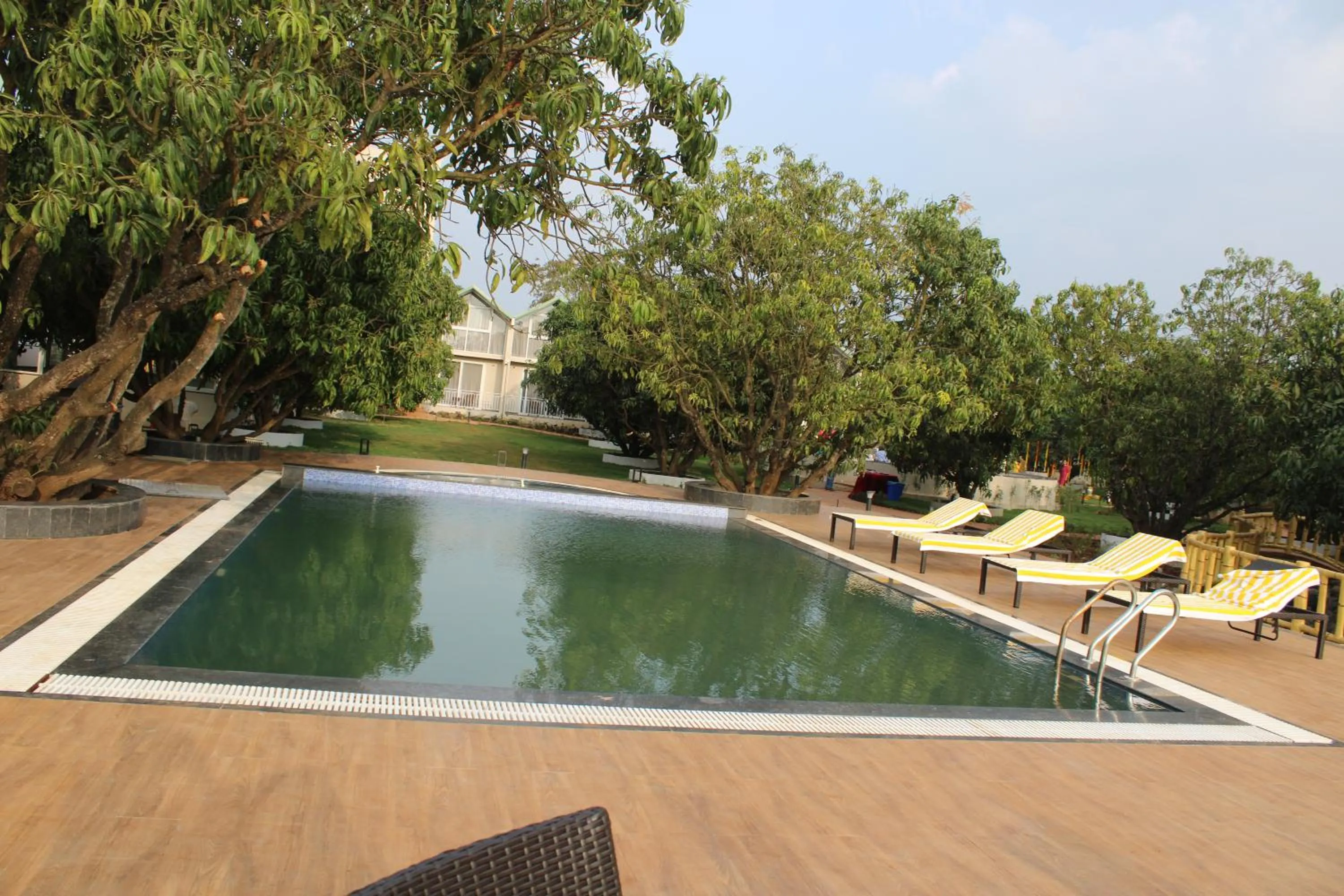 Swimming pool in Mango Leaf Lake Resort