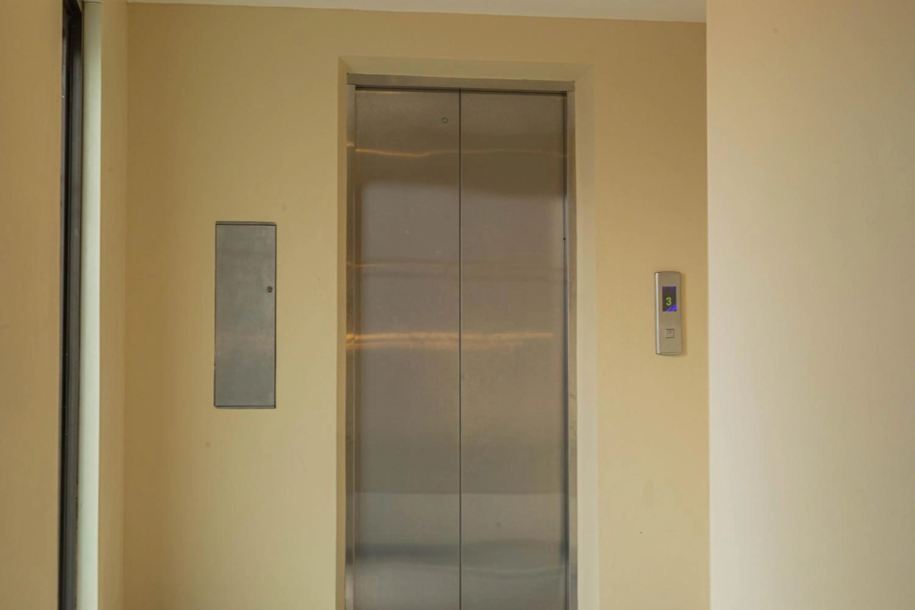 elevator in Hotel Griya Katarina