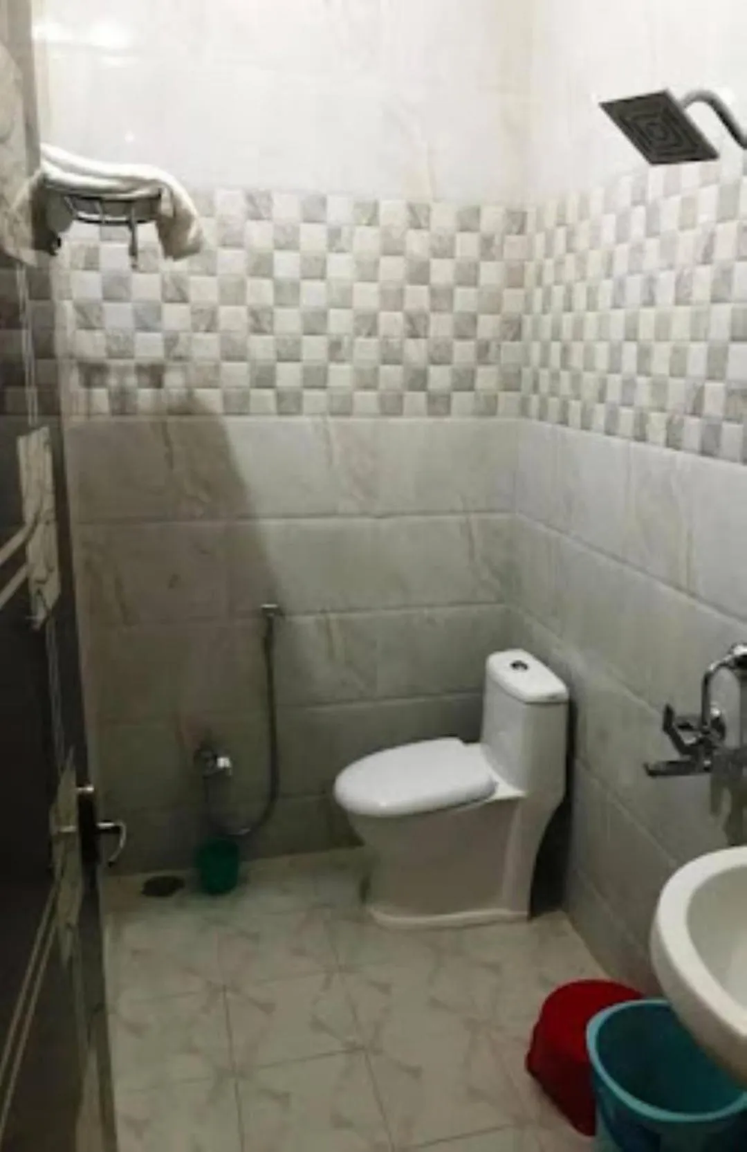 Toilet, Bathroom in Hotel Kings Banaras , Varanasi