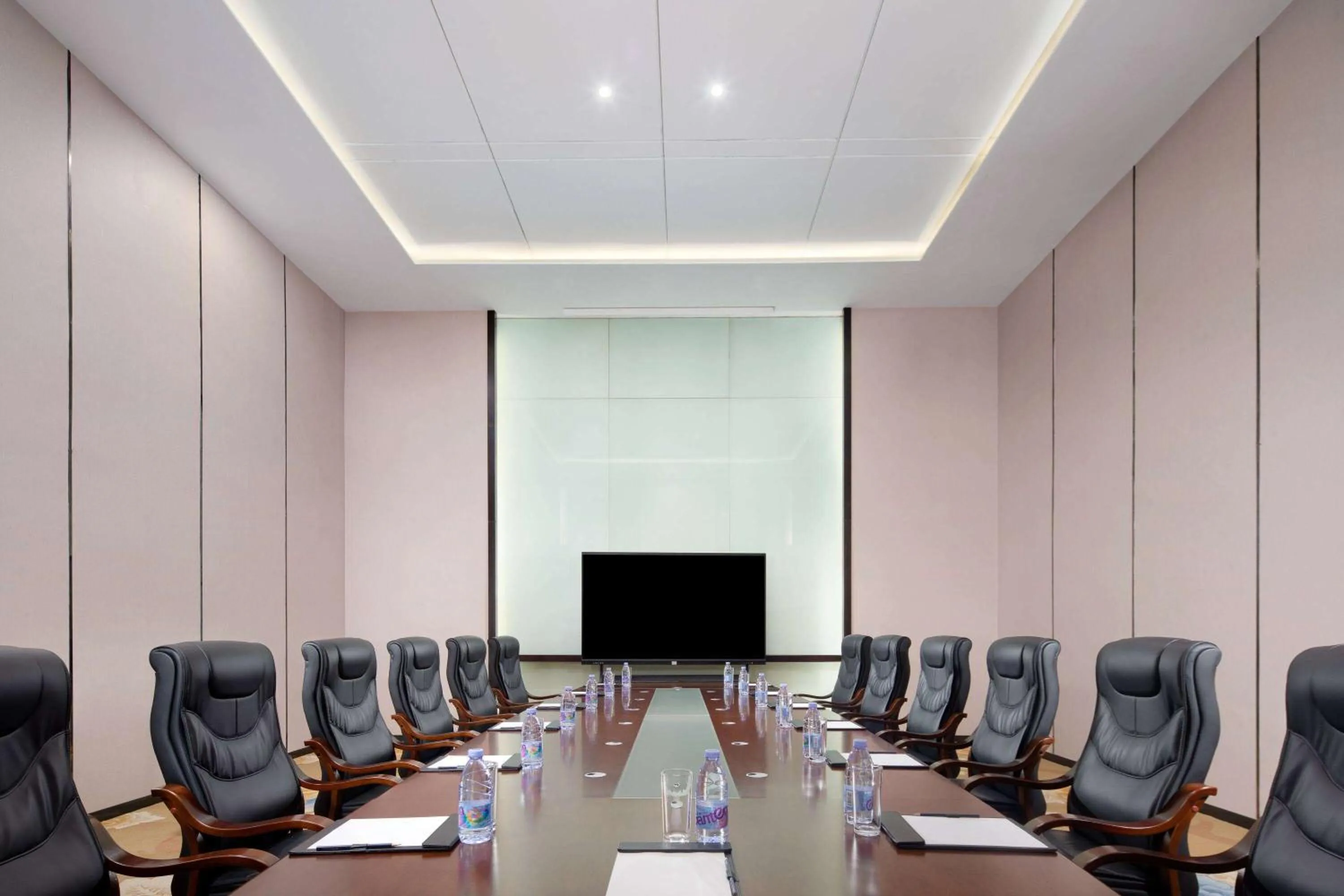 Meeting/conference room in Days Hotel by Wyndham Fangchenggang Bailang Beach