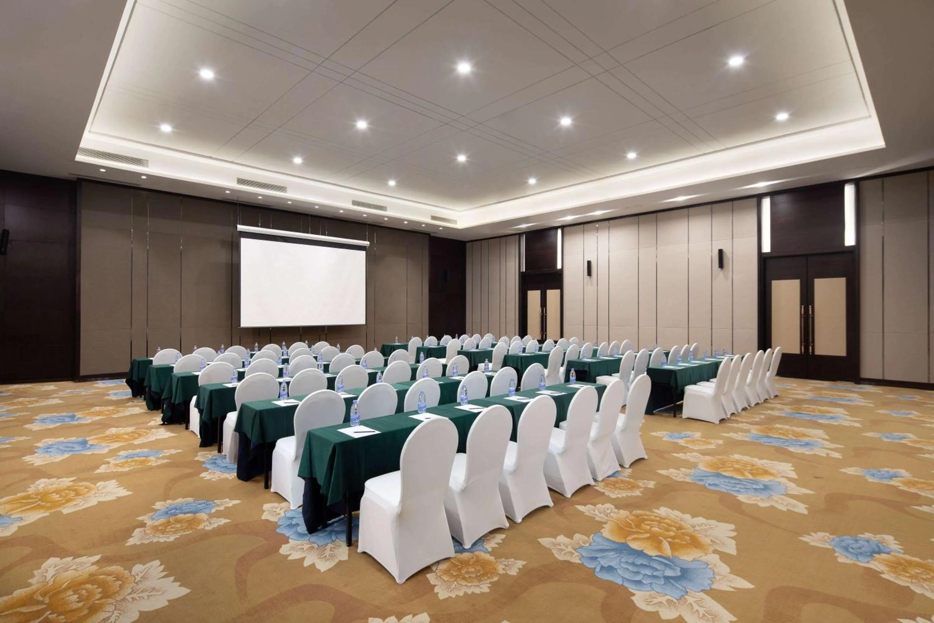 Banquet/Function facilities in Days Hotel by Wyndham Fangchenggang Bailang Beach