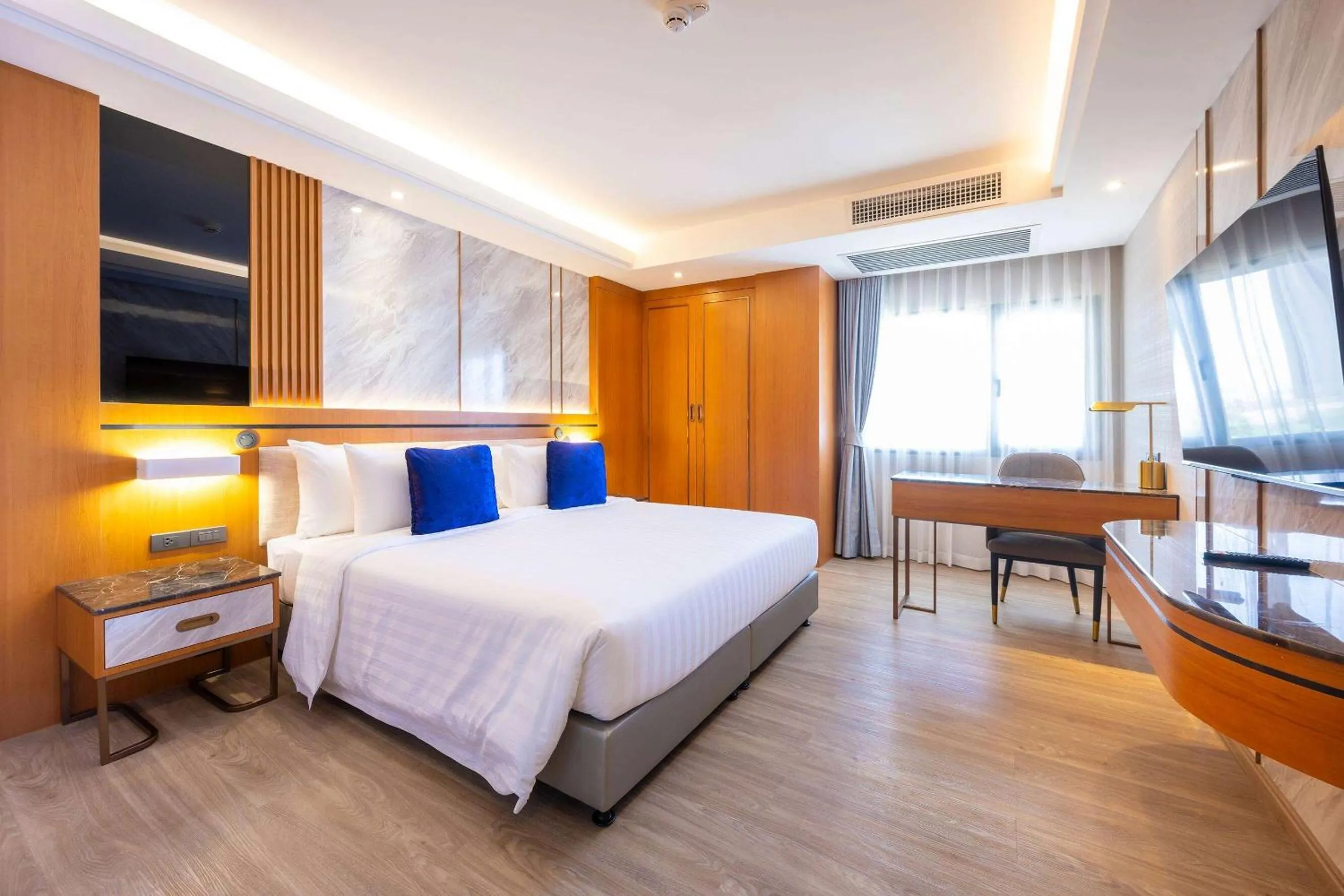 Photo of the whole room, Bed in Wyndham Jomtien Pattaya