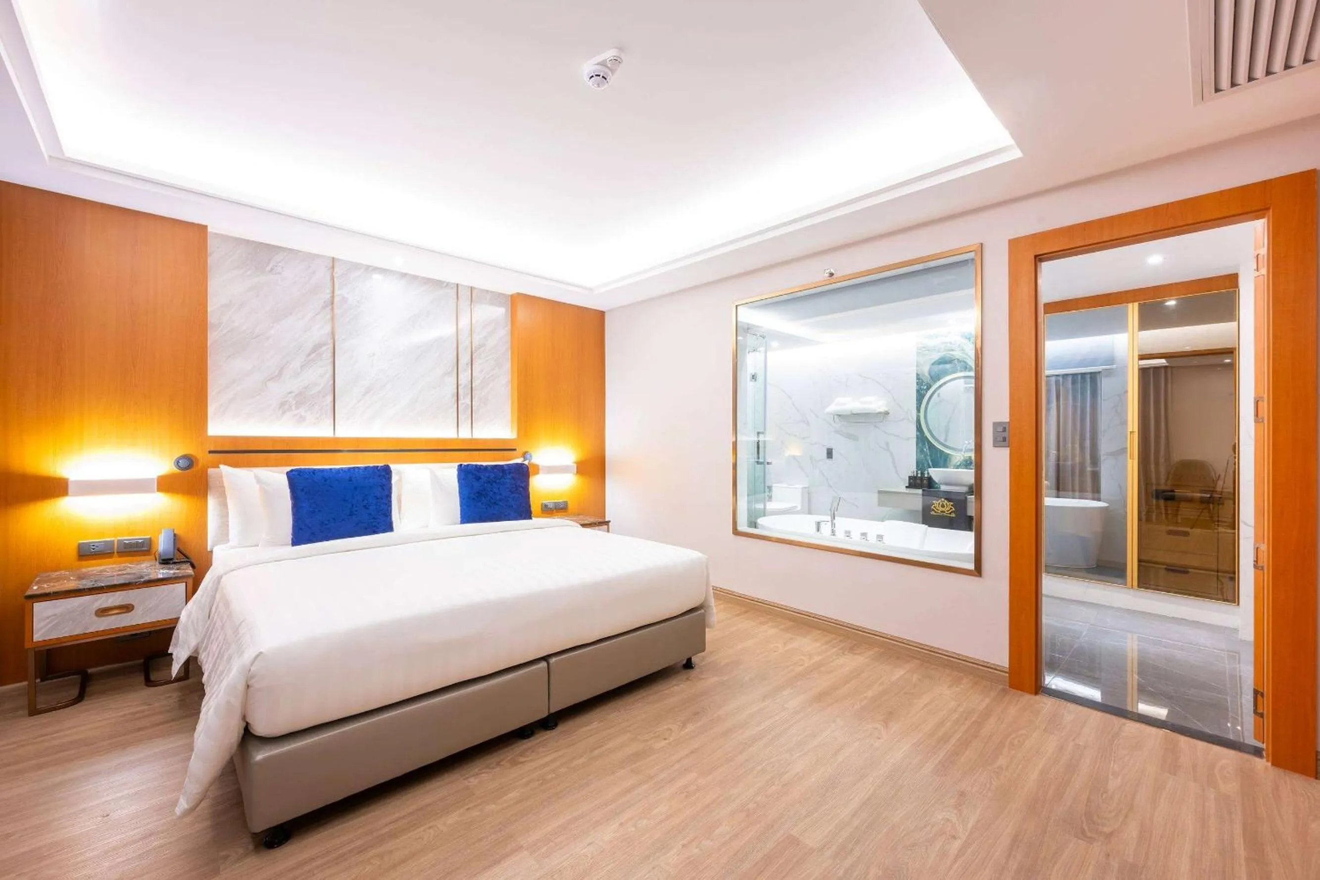 Photo of the whole room, Bed in Wyndham Jomtien Pattaya