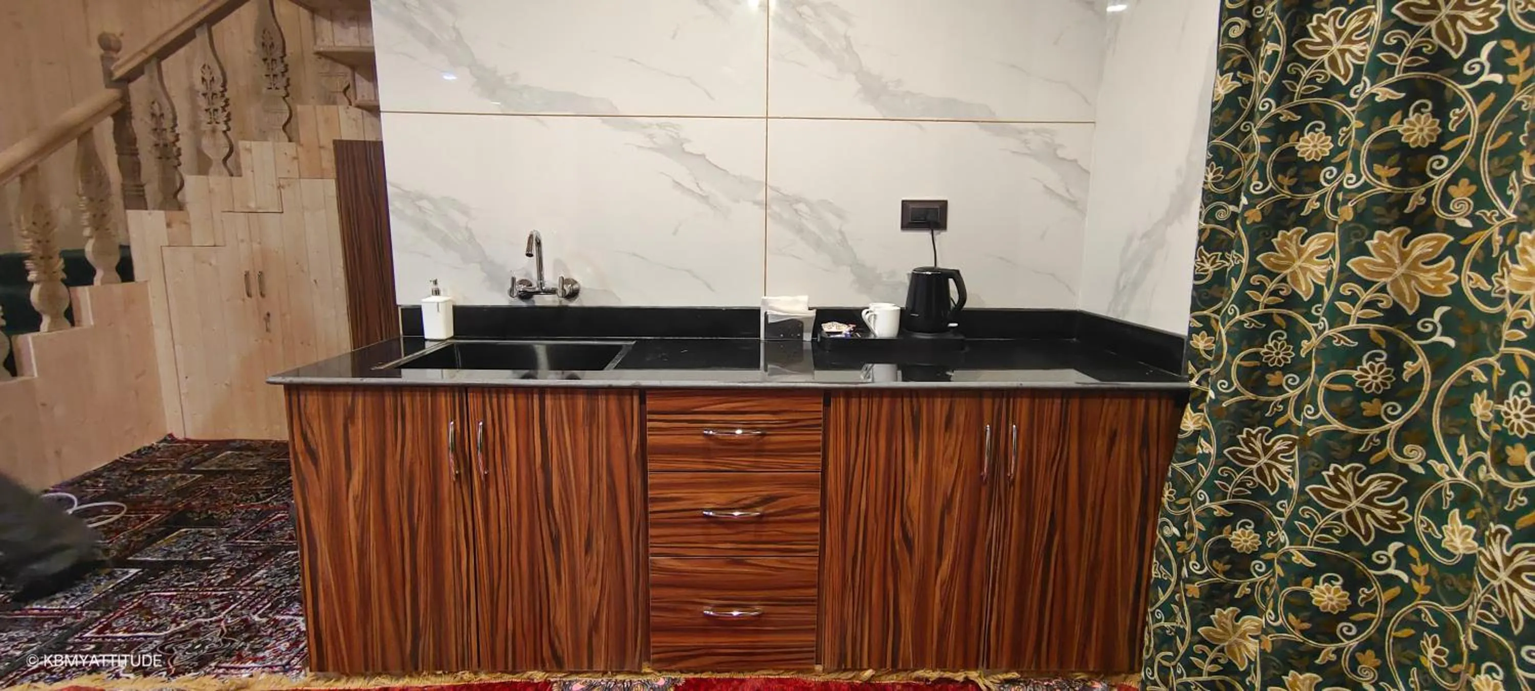 Kitchen or kitchenette in Countryside Cottage Gulmarg