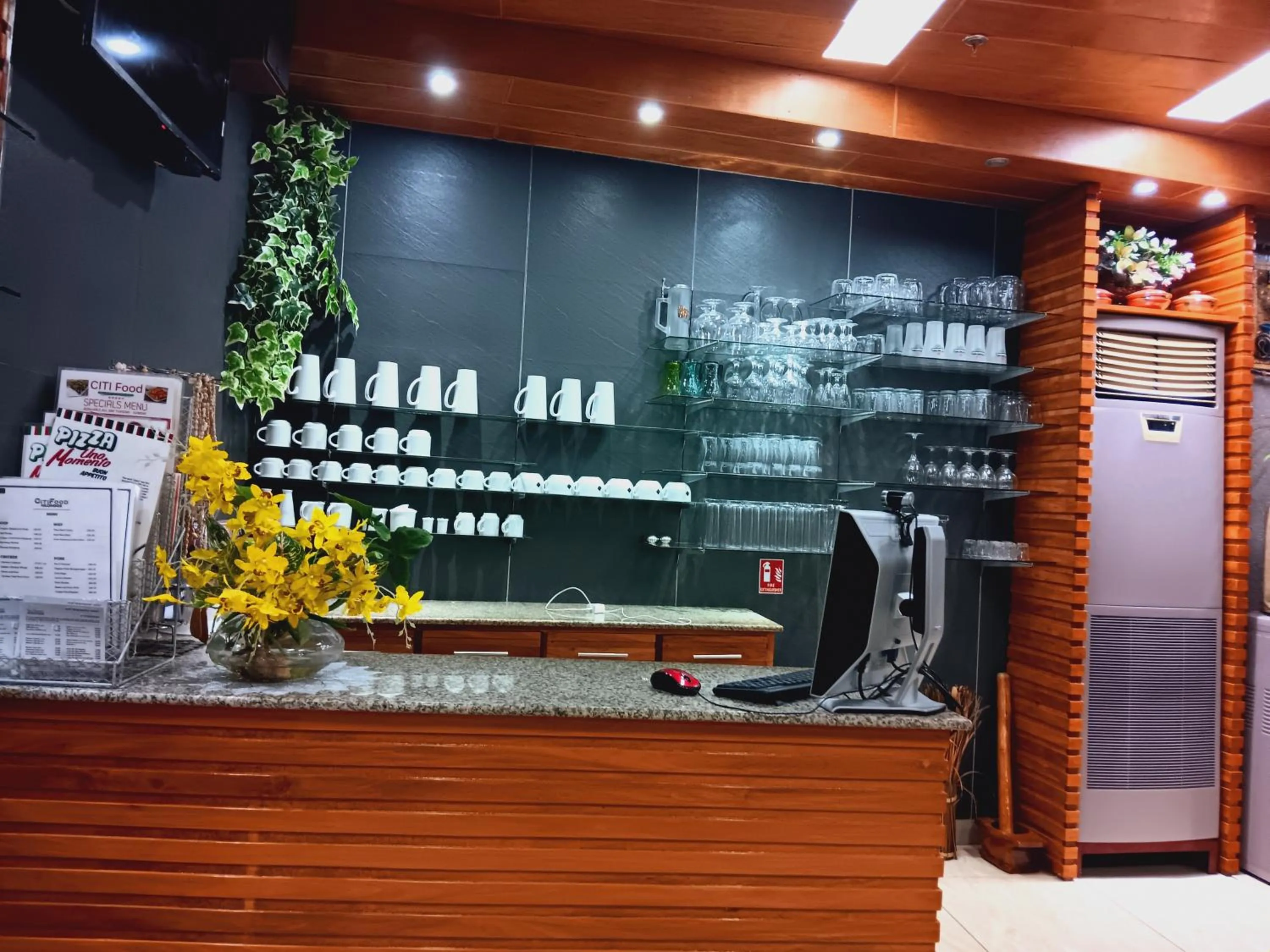 Restaurant/places to eat in CITI HOTEL