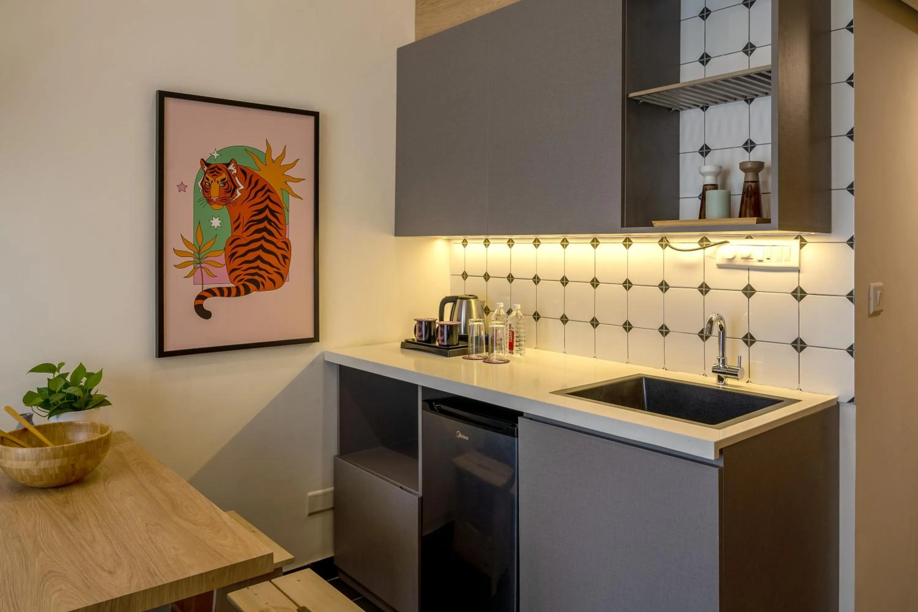 Kitchen or kitchenette in Olive Hotel Brookefield by Embassy Group