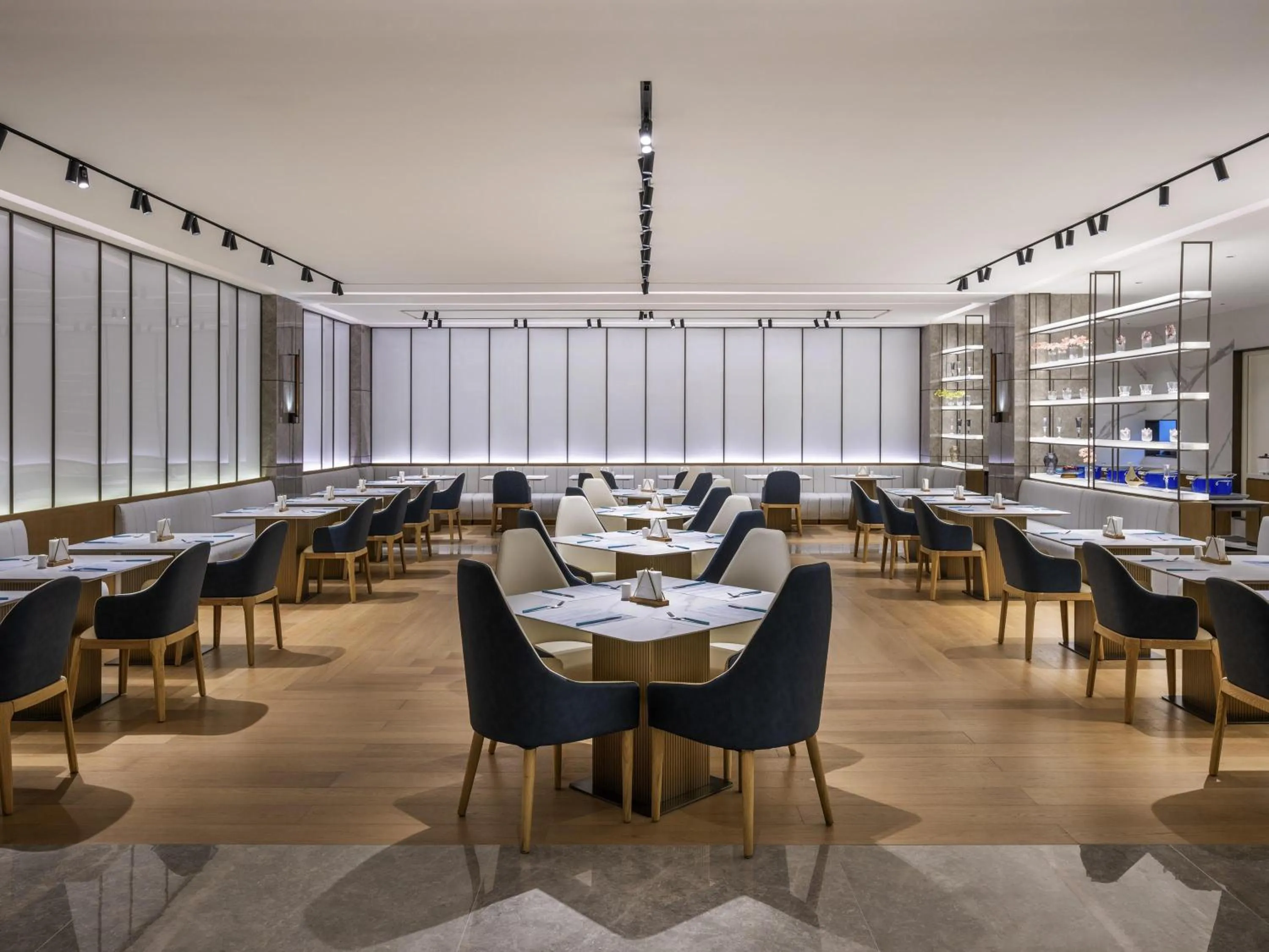 Restaurant/places to eat in Novotel Shanghai JingAn