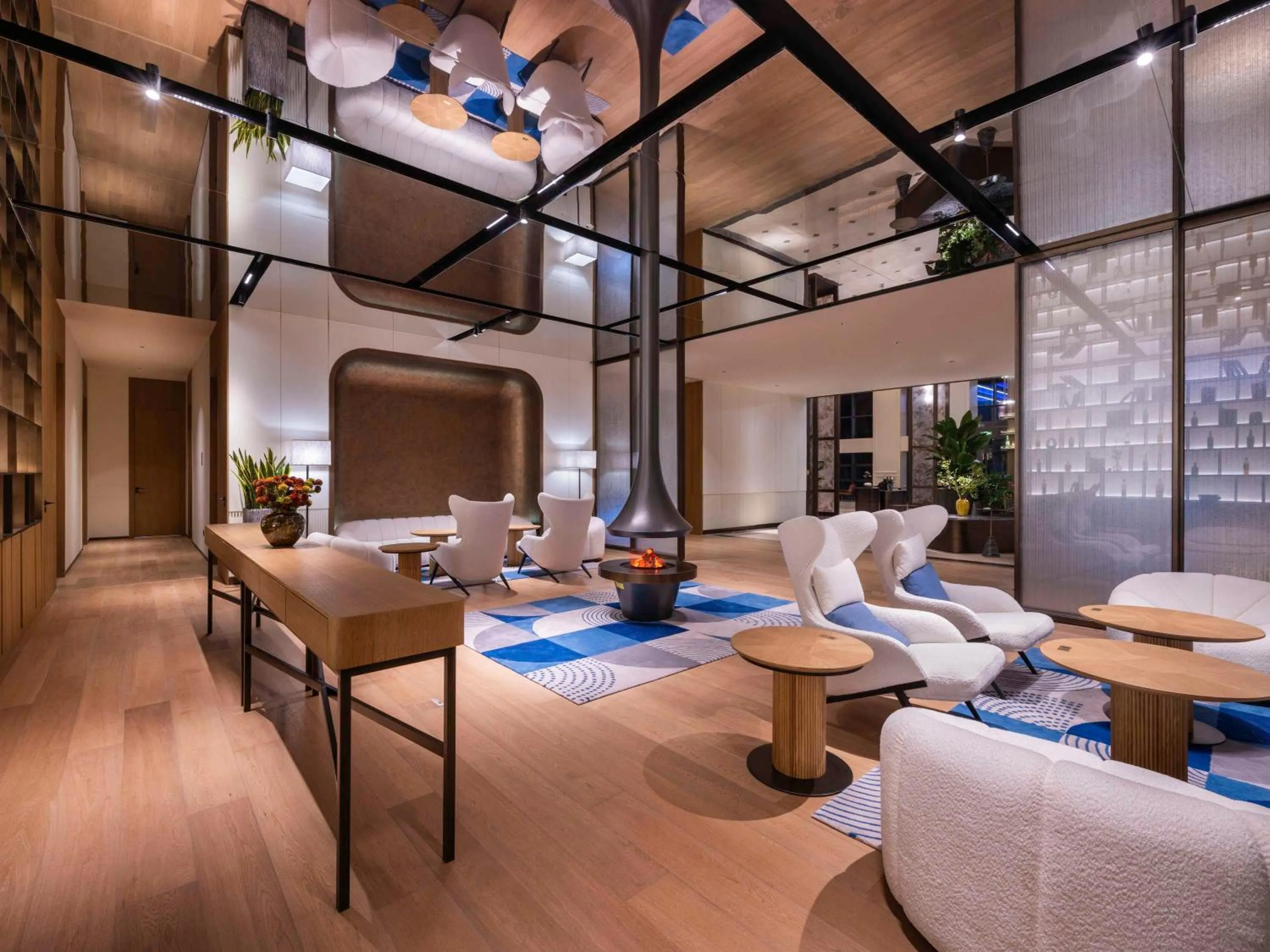 Lounge or bar in DoubleTree by Hilton Shanghai Jing'an