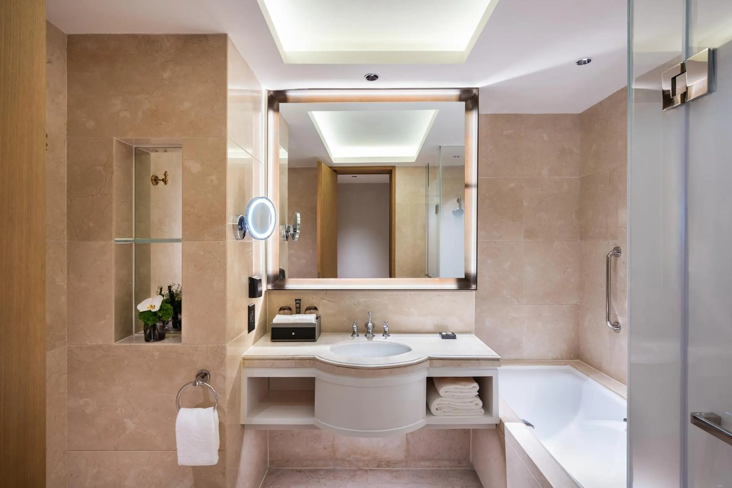 Toilet in DoubleTree by Hilton Shanghai Jing'an