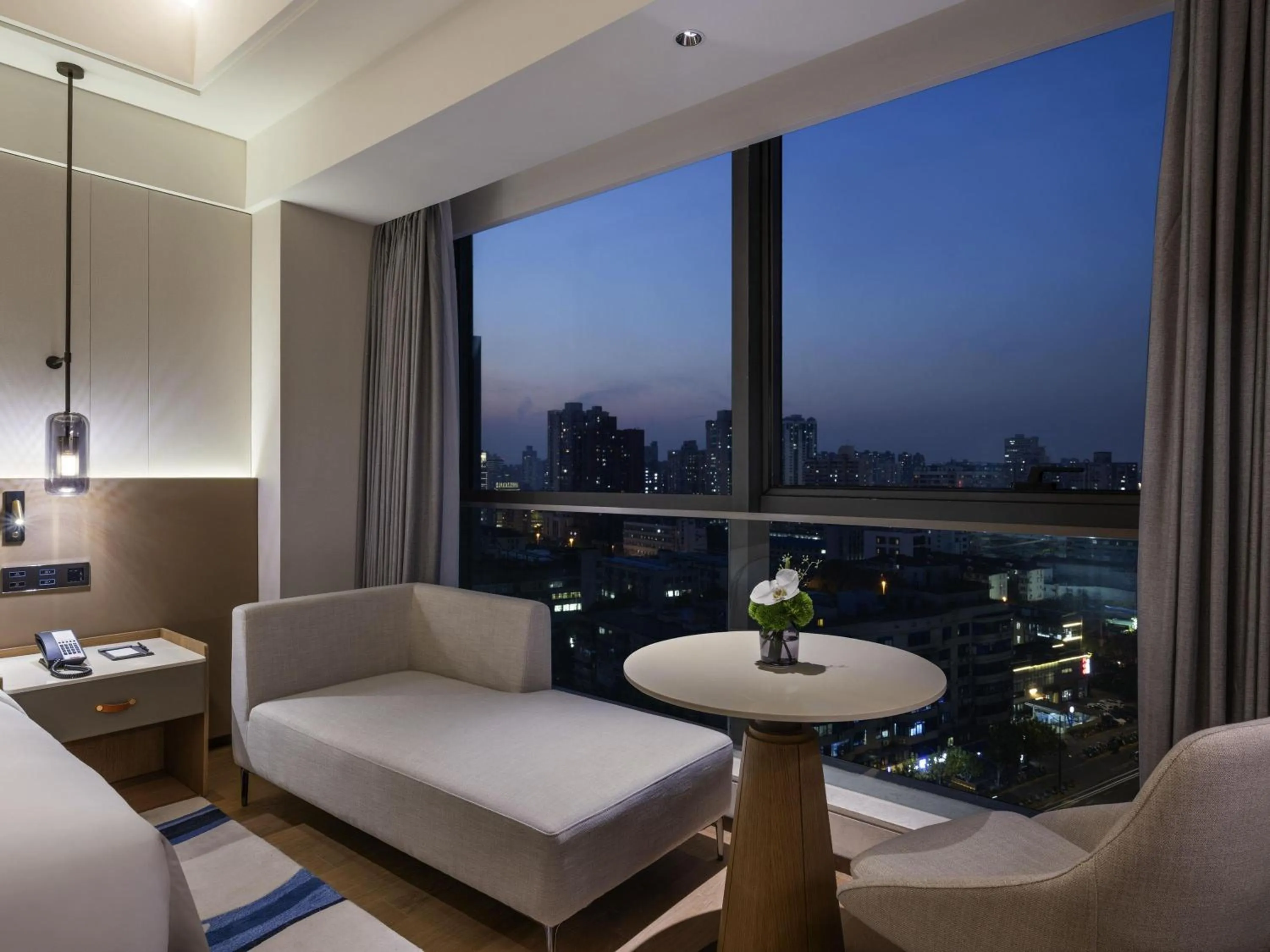 Bedroom in Novotel Shanghai JingAn