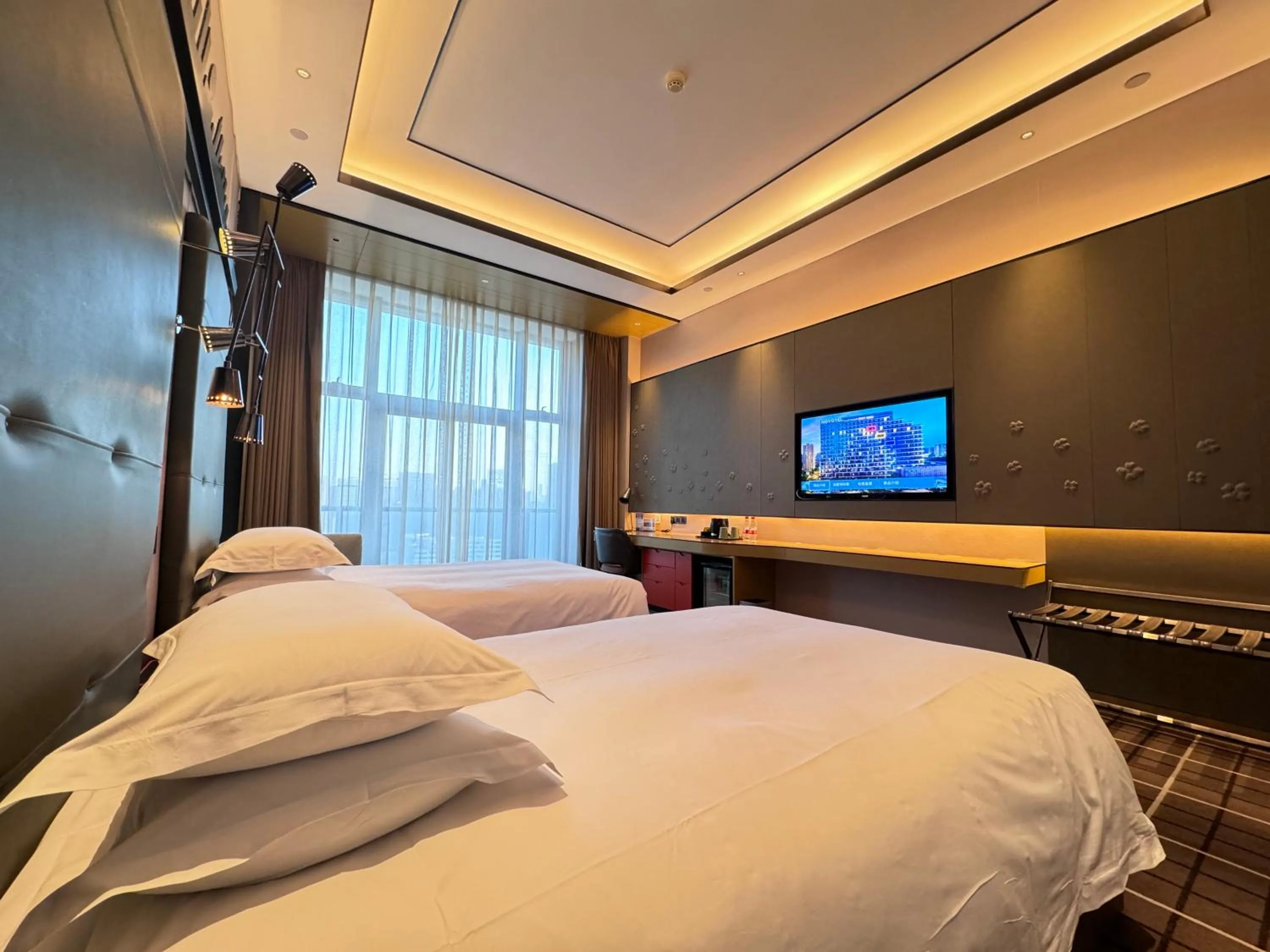 Bed in Novotel Hangzhou East Railway Station