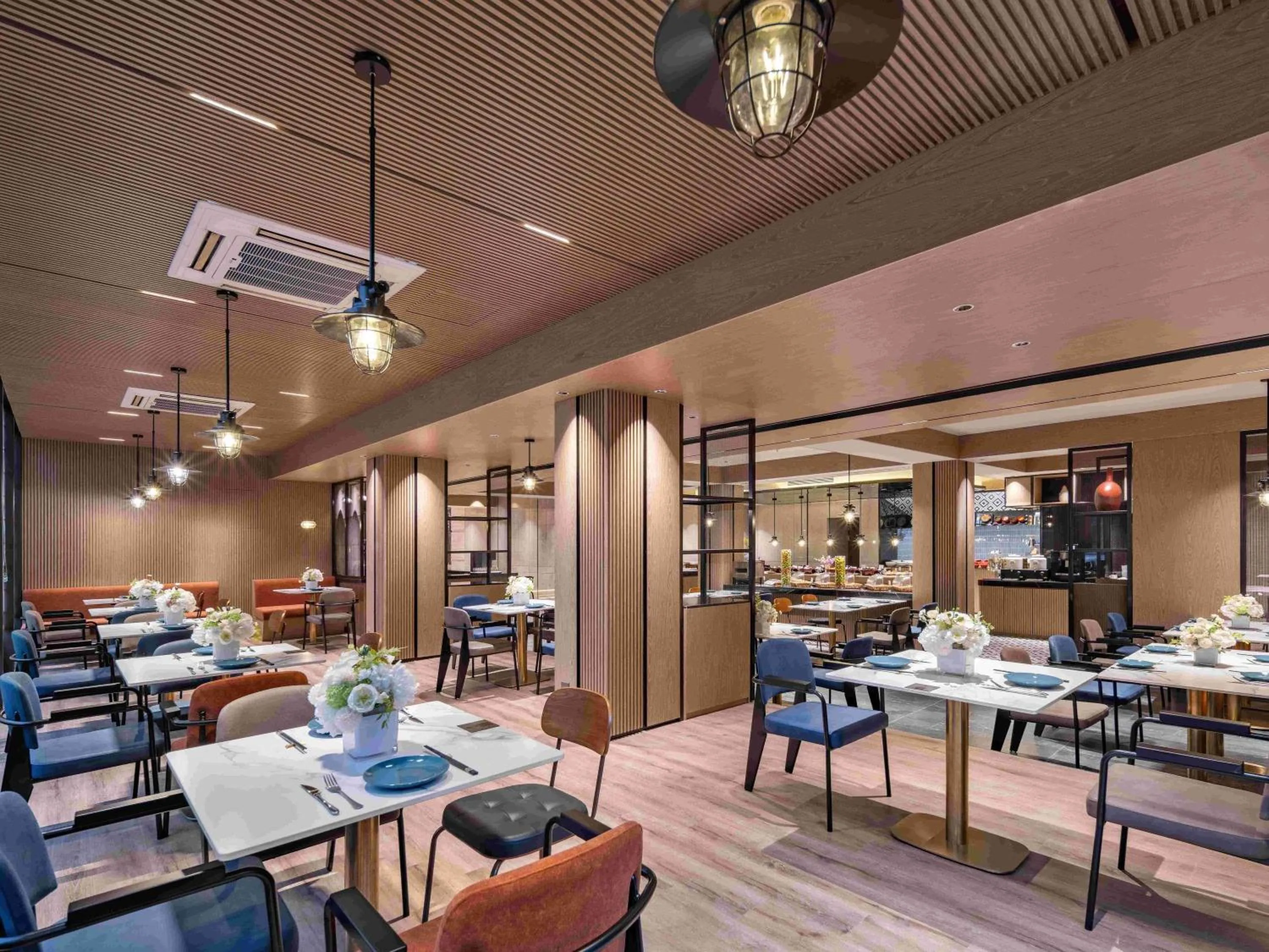 Restaurant/places to eat in Novotel Nantong Center
