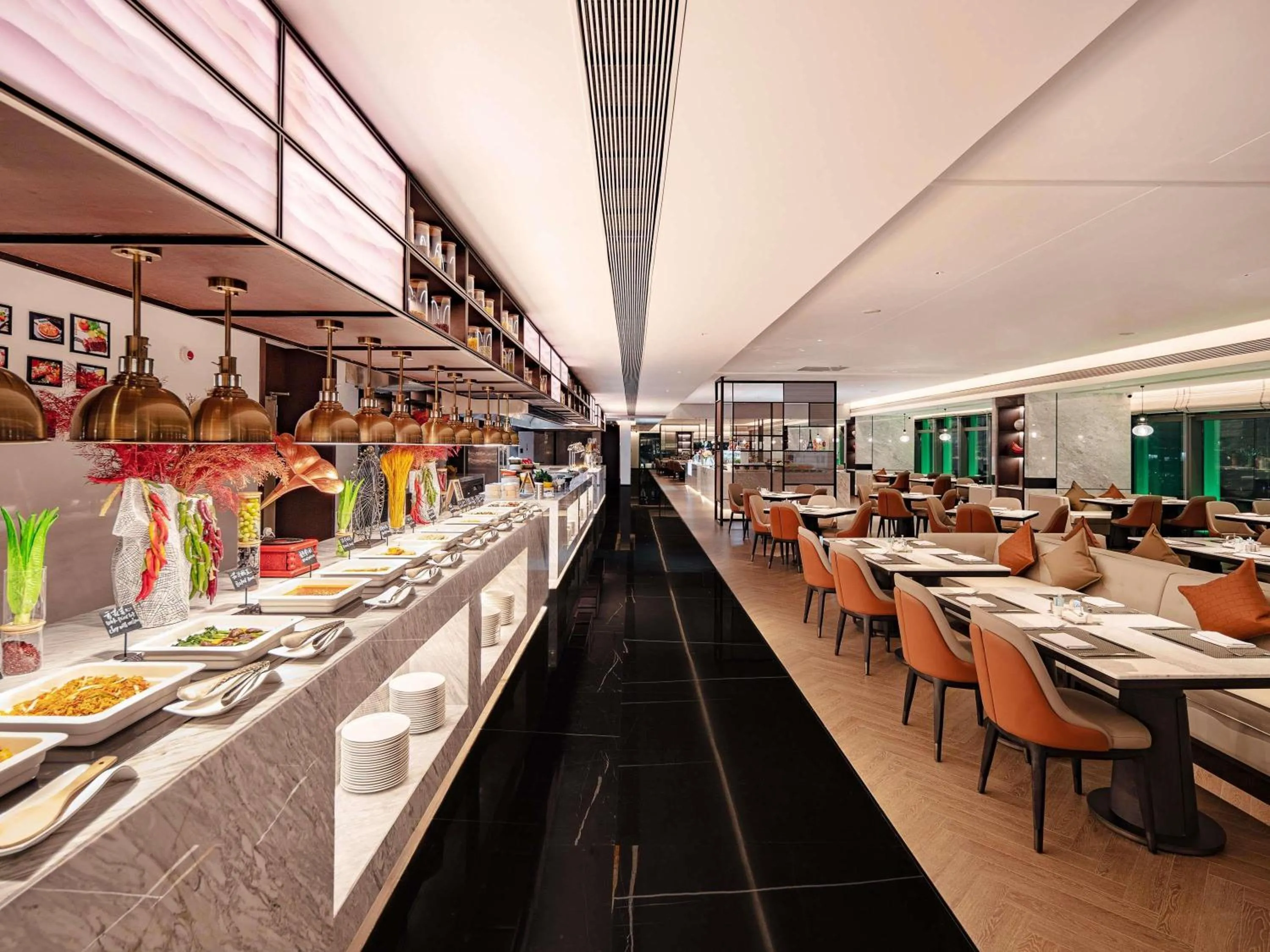 Restaurant/places to eat in Grand Mercure Shenzhen Guangming