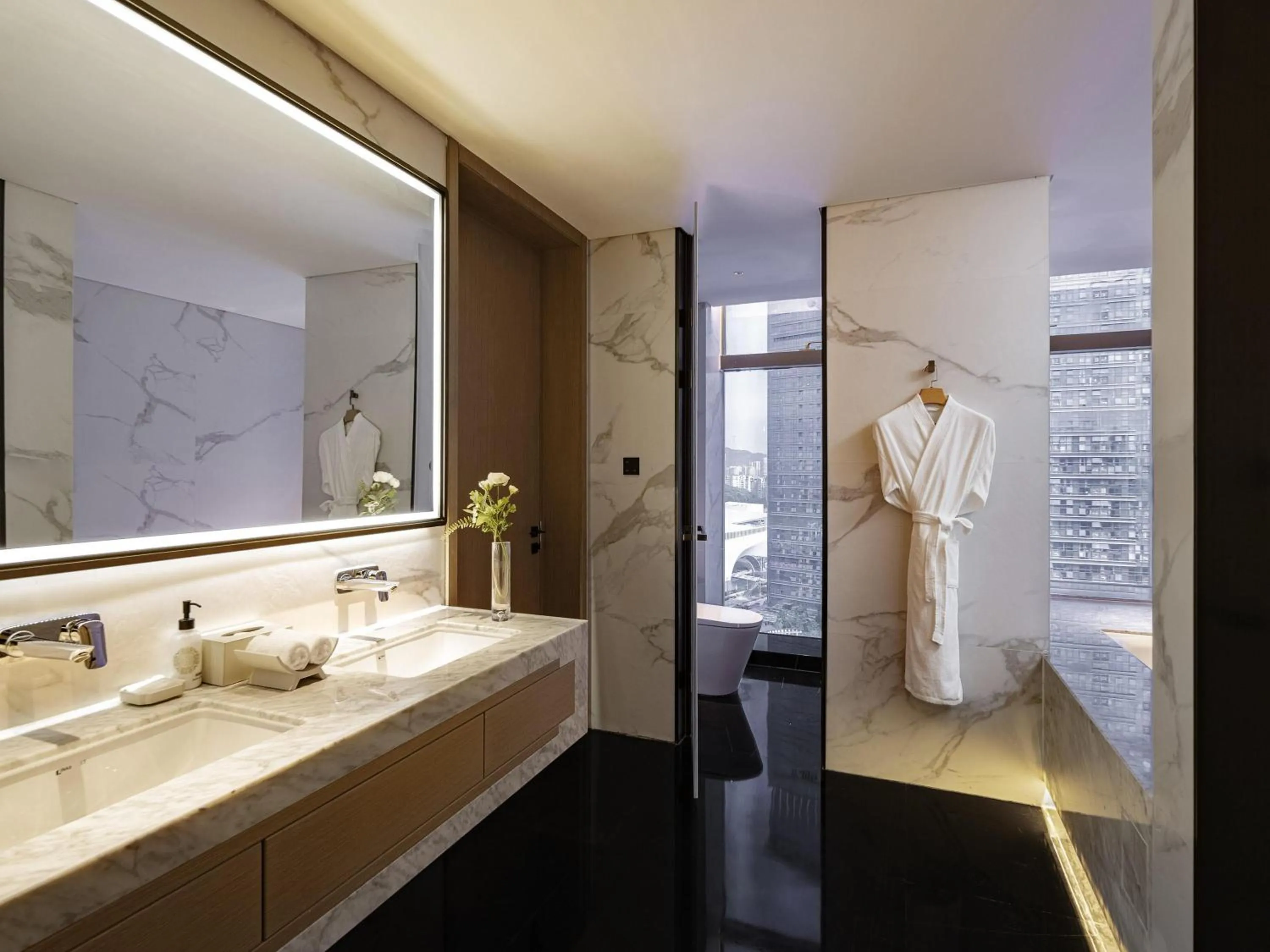 Bedroom in Grand Mercure Shenzhen Guangming