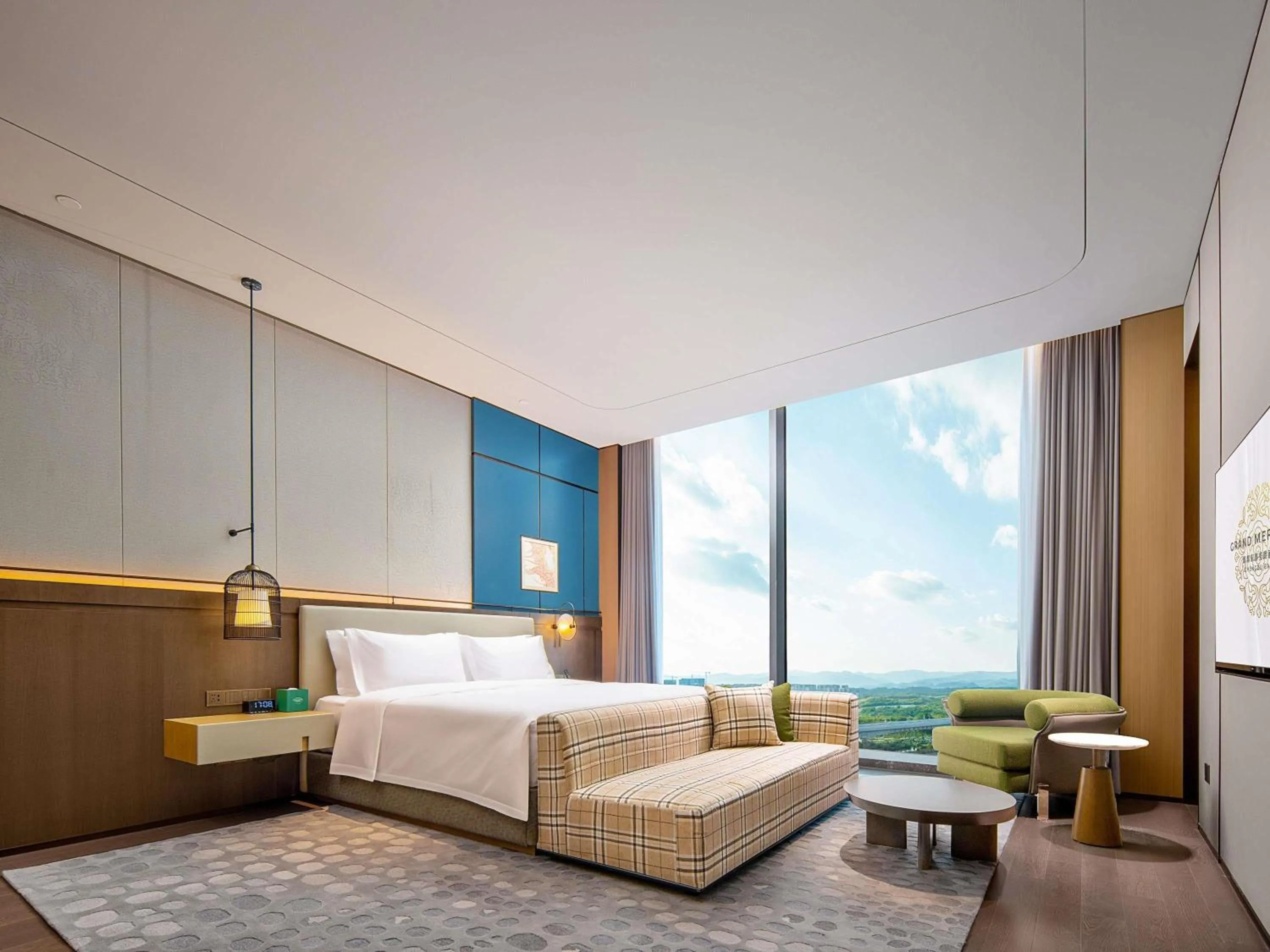 Photo of the whole room, Bed in Grand Mercure Chengdu East