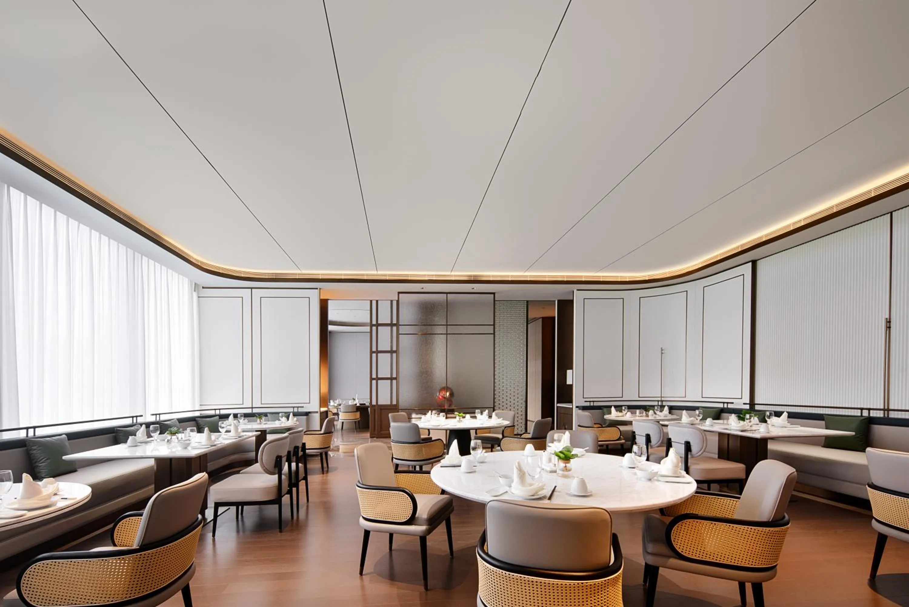 Restaurant/places to eat in Grand Mercure Chengdu East