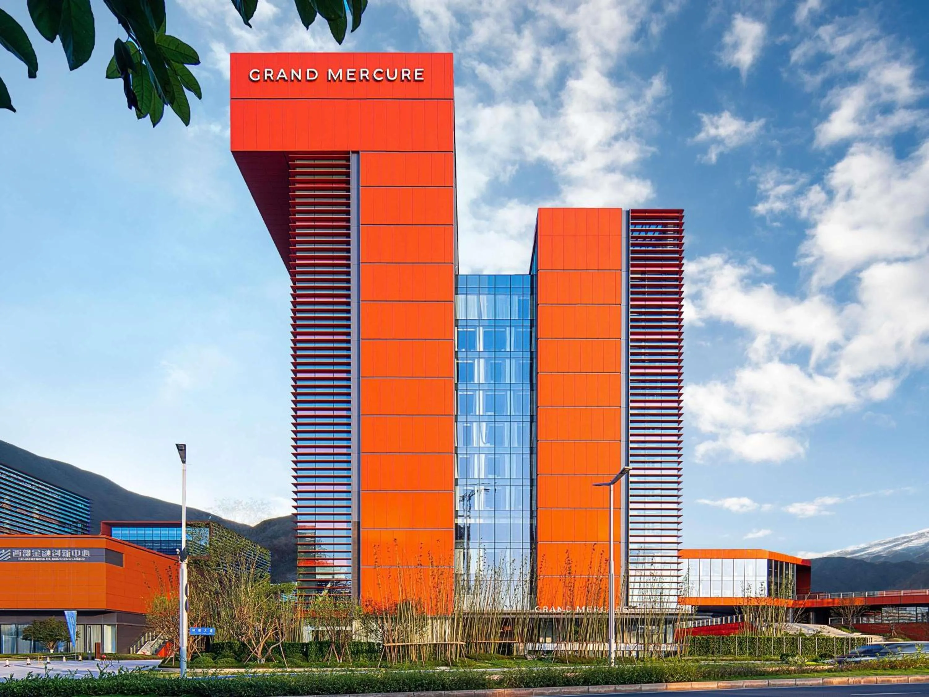 Property building in Grand Mercure Chengdu East
