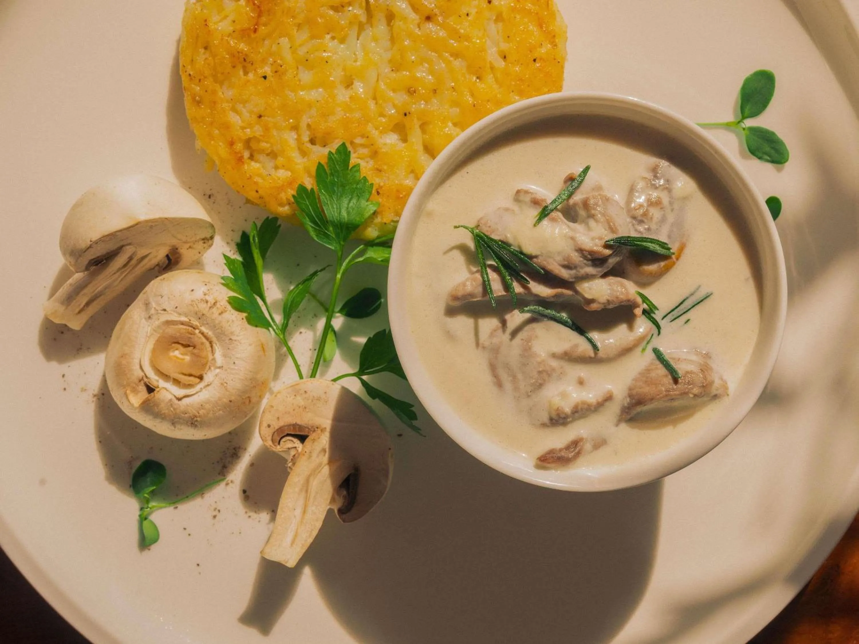 Restaurant/places to eat in Mövenpick Hotel & Apartments Ghala Muscat