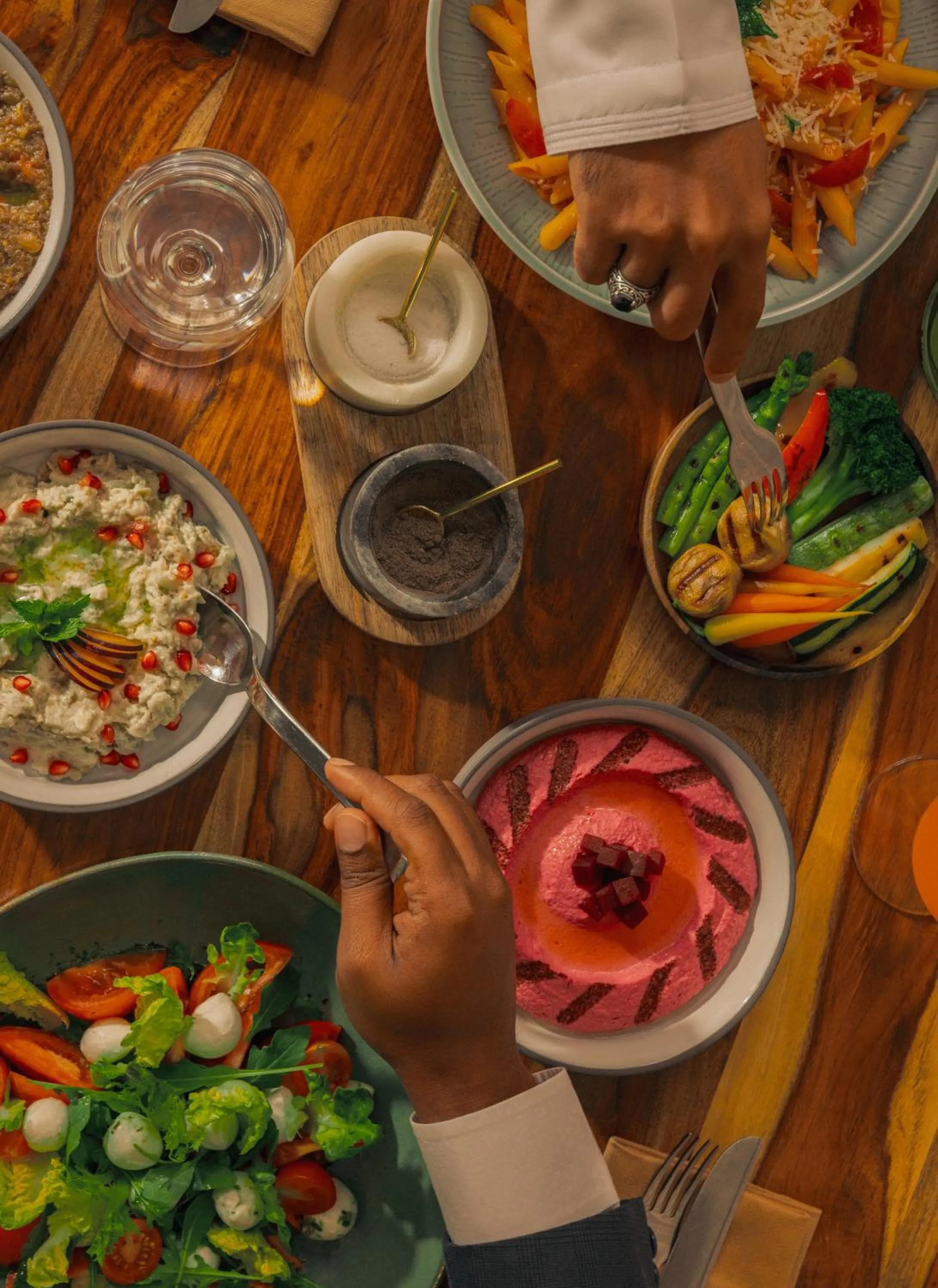 Restaurant/places to eat in Mövenpick Hotel & Apartments Ghala Muscat