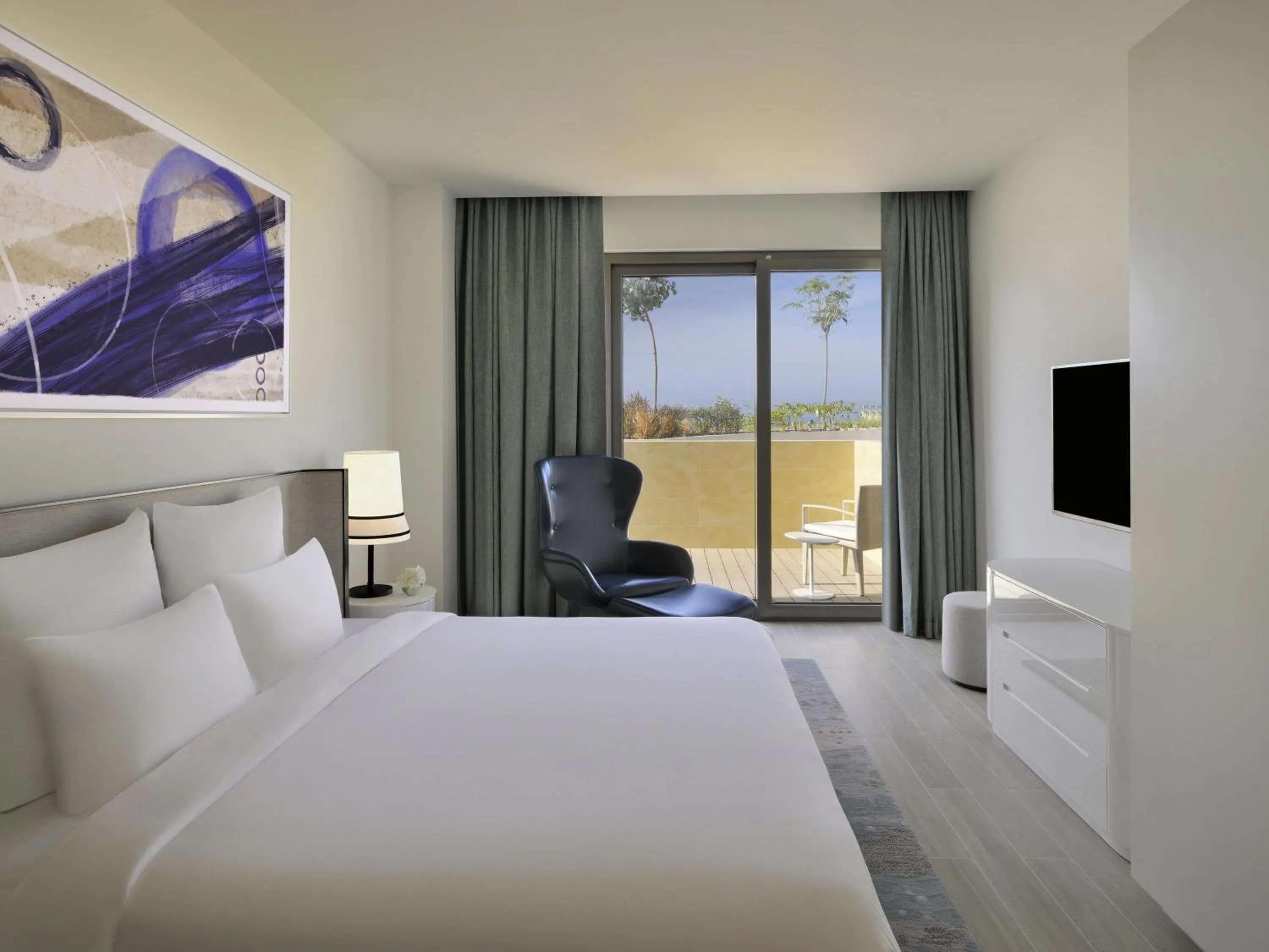 Bedroom, Bed in Mövenpick Hotel & Apartments Ghala Muscat