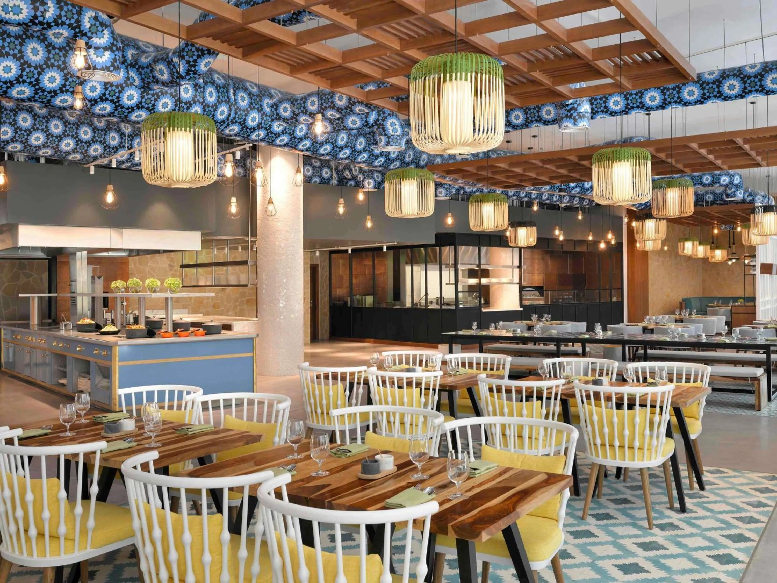 Restaurant/places to eat in Mövenpick Hotel & Apartments Ghala Muscat