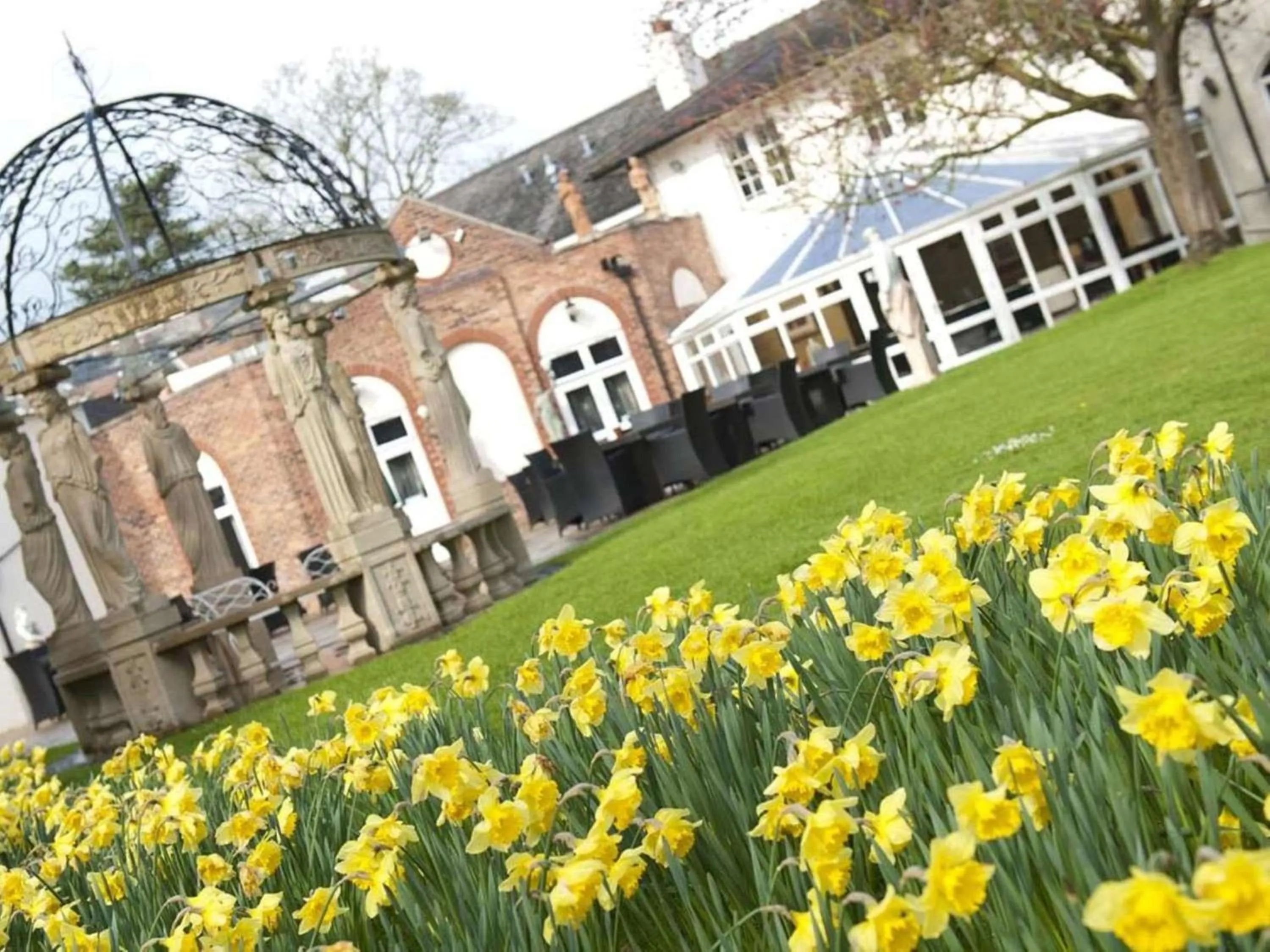 Property building in Wrexham Llyndir Hotel by Belvilla