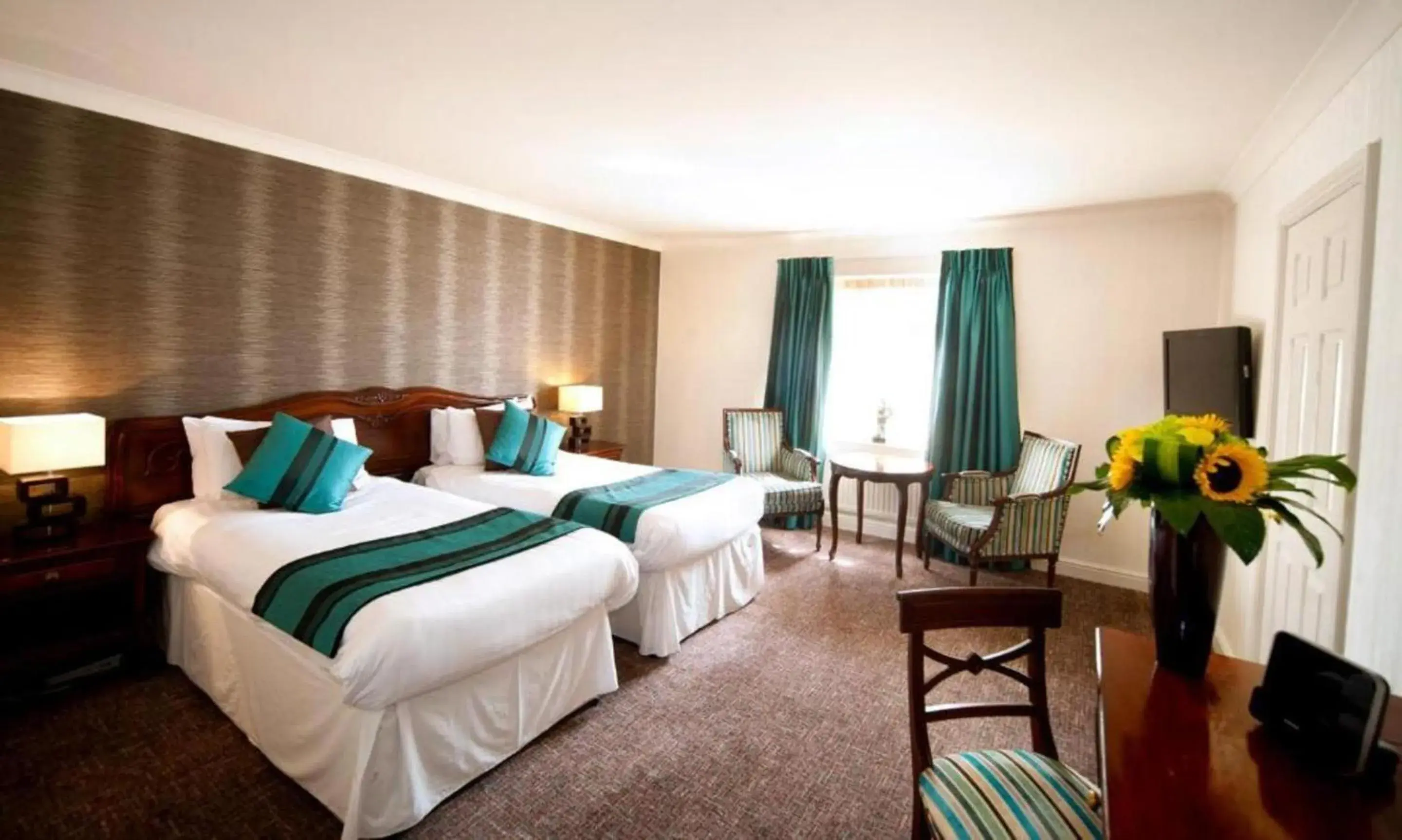 Executive Twin Room in Wrexham Llyndir Hotel by Belvilla Executive Twin Room in Wrexham Llyndir Hotel by Belvilla