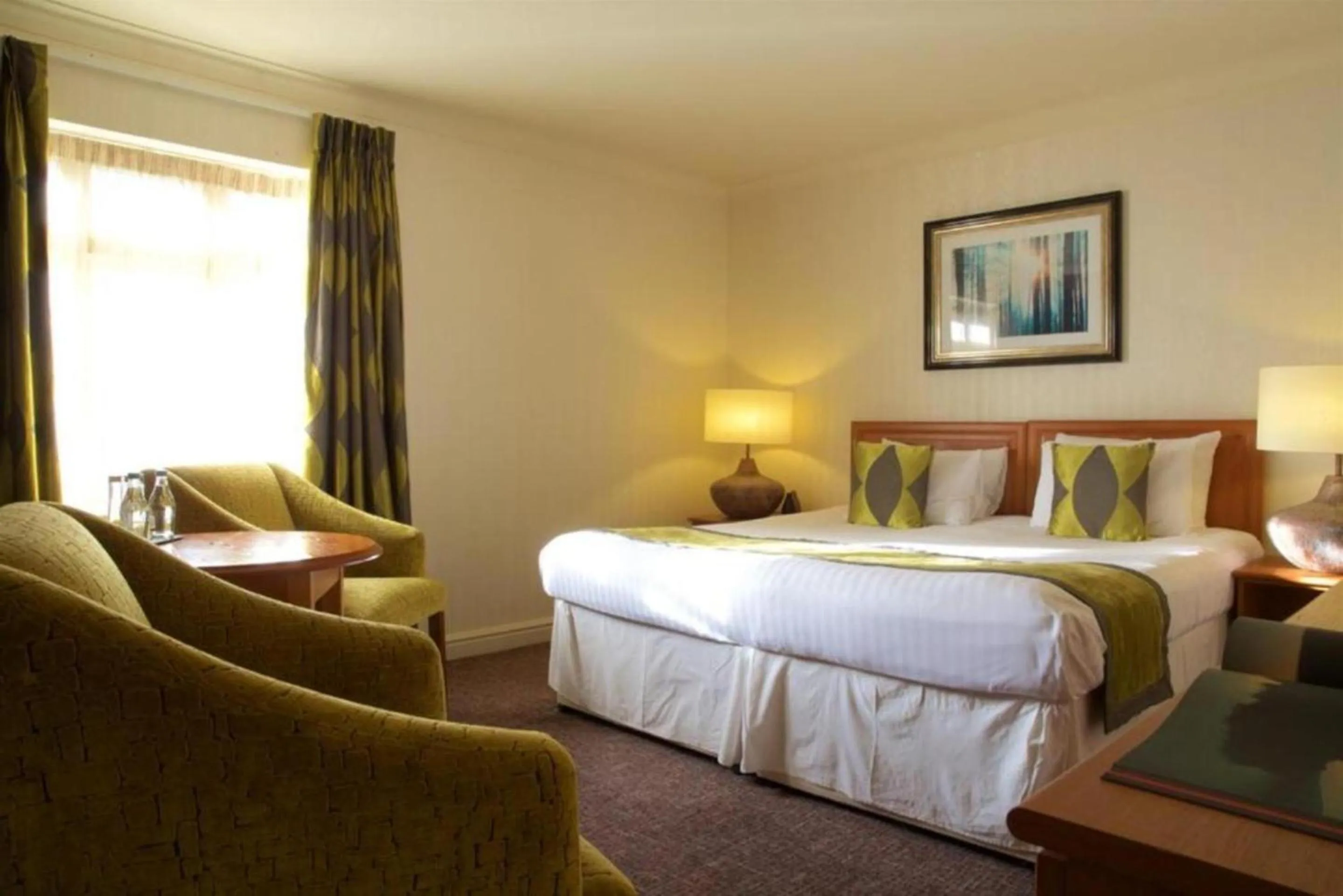 Bedroom, Bed in Wrexham Llyndir Hotel by Belvilla