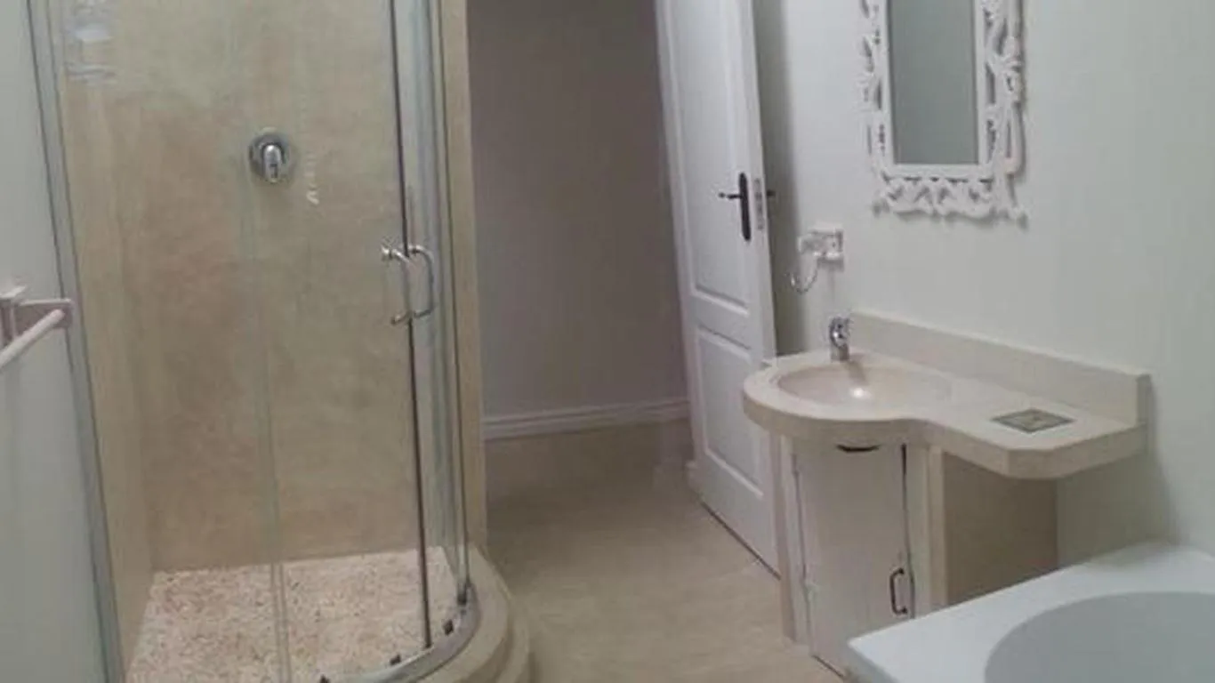 Shower in Osler Place Self-Catering