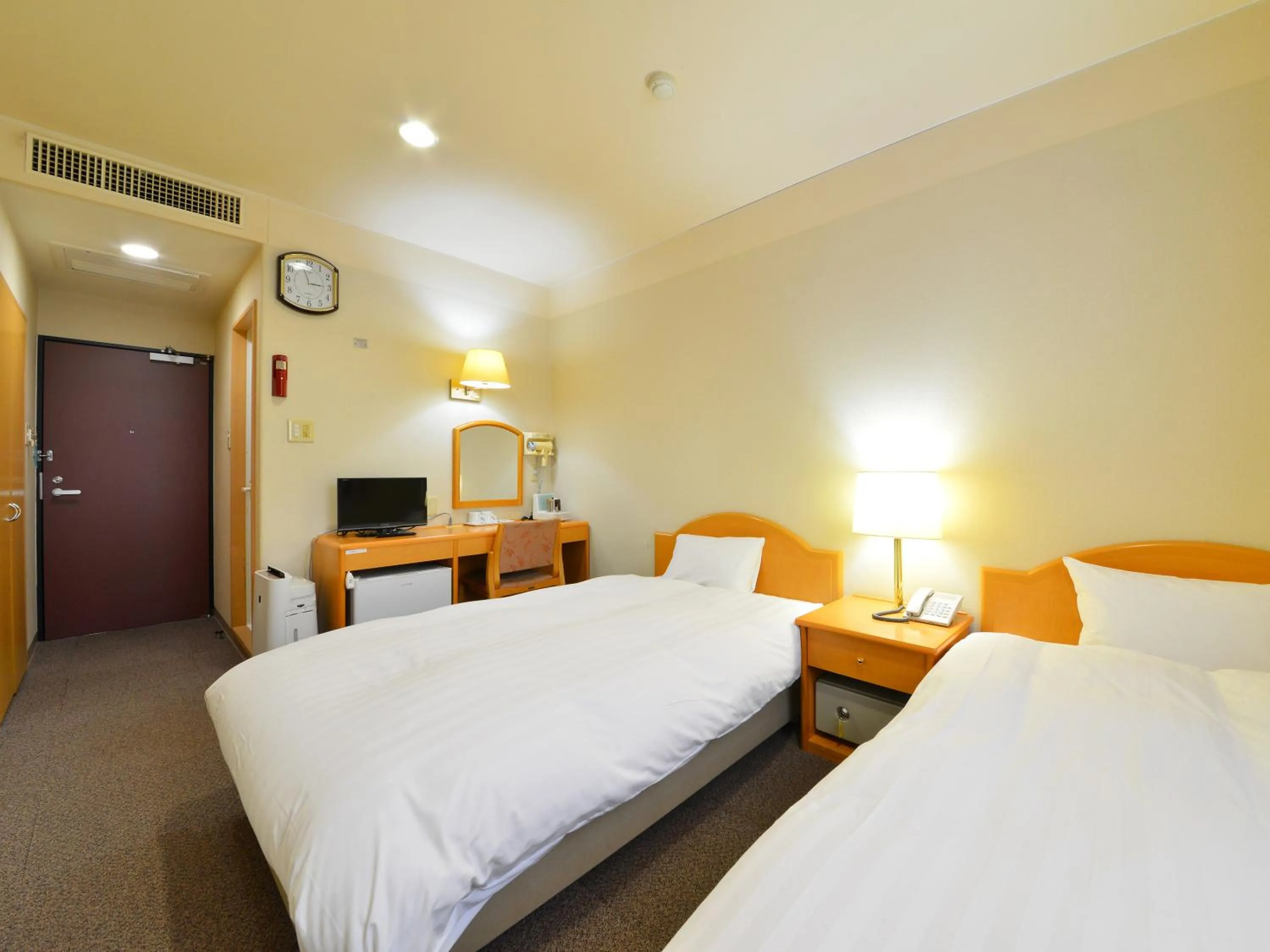 Photo of the whole room, Bed in HigashimaeOnsen Shinwanoyu Hotel Akitaya