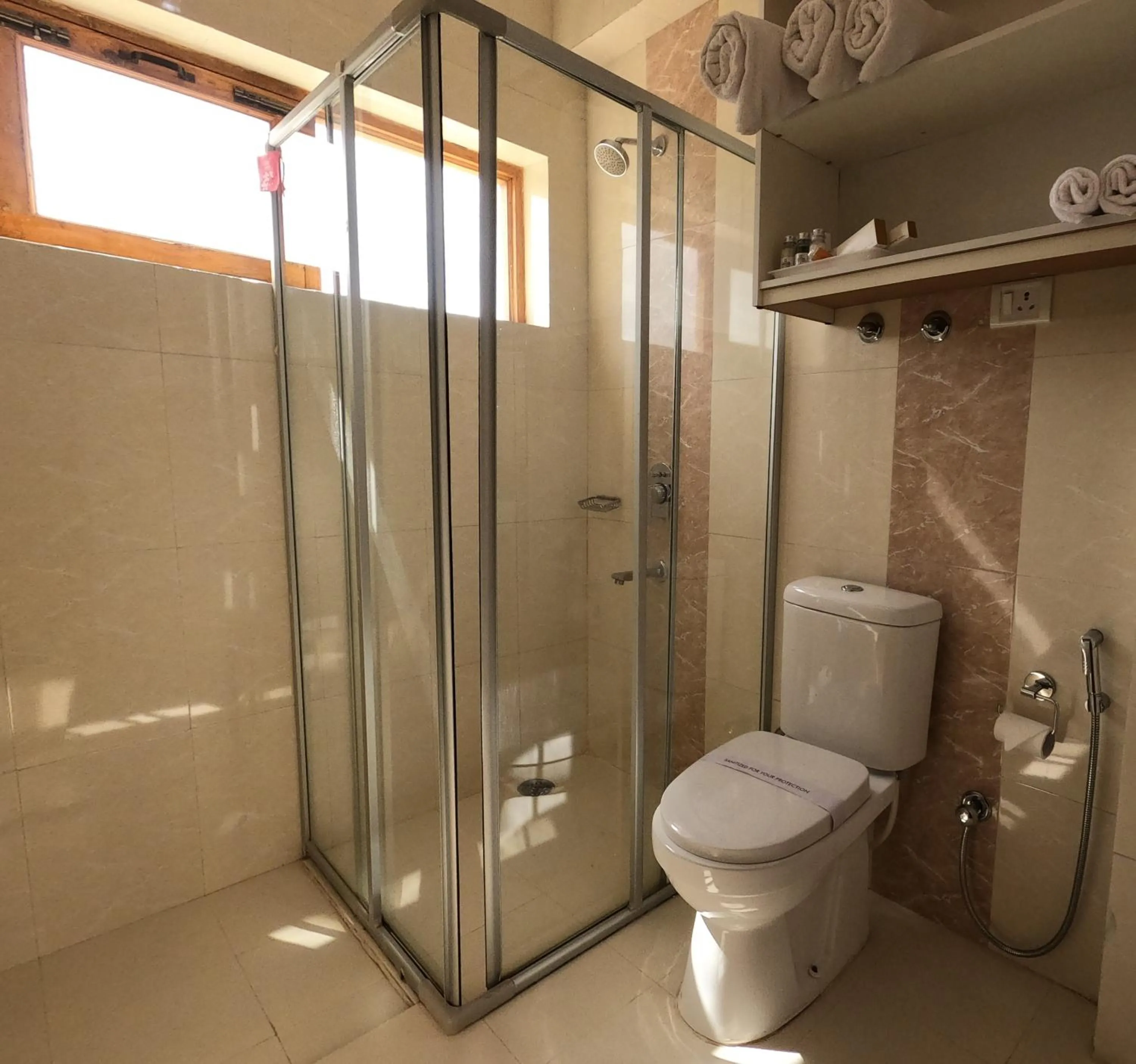 Shower in Gomang Boutique Hotel