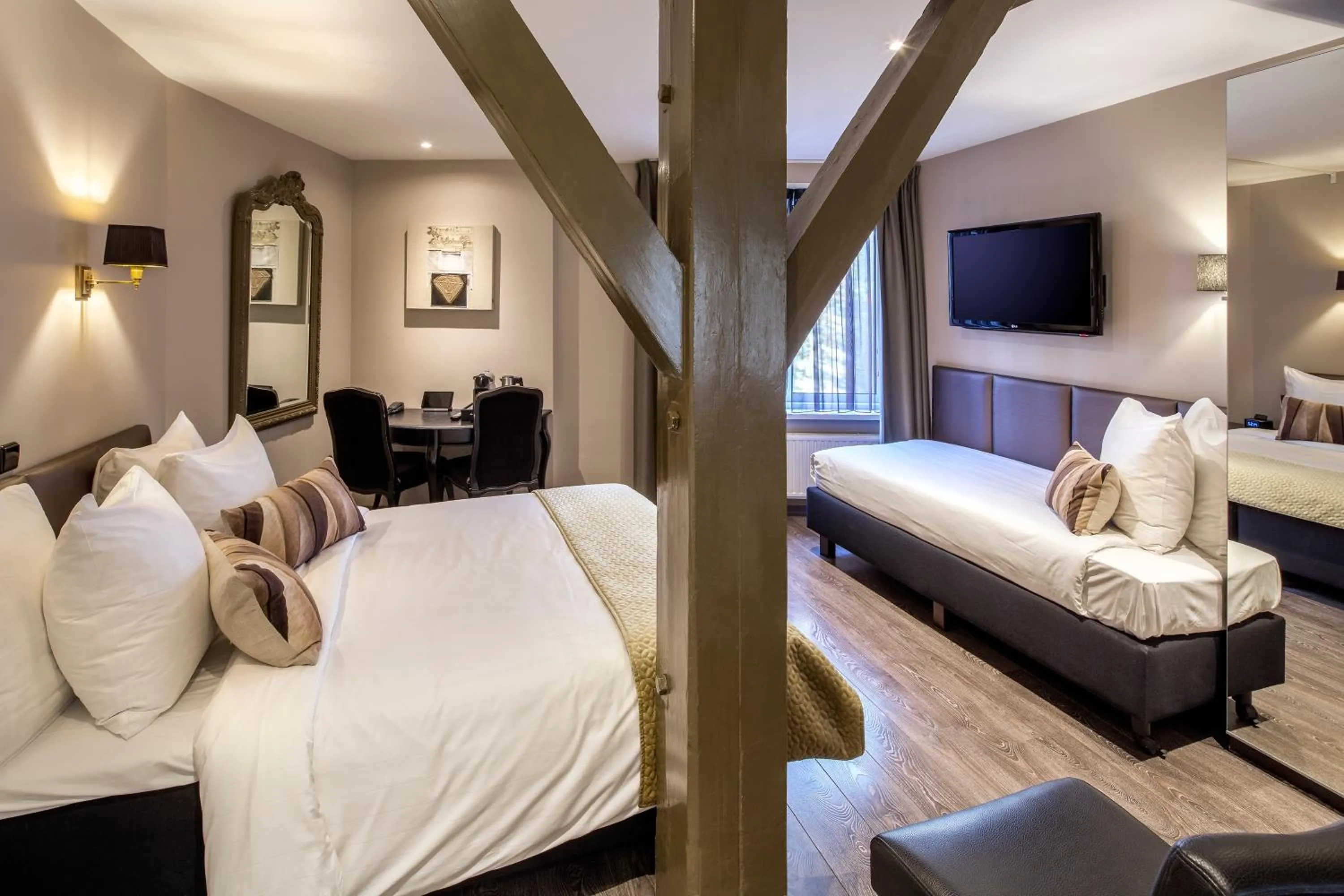 TV and multimedia, Bed in Hotel Sint Nicolaas