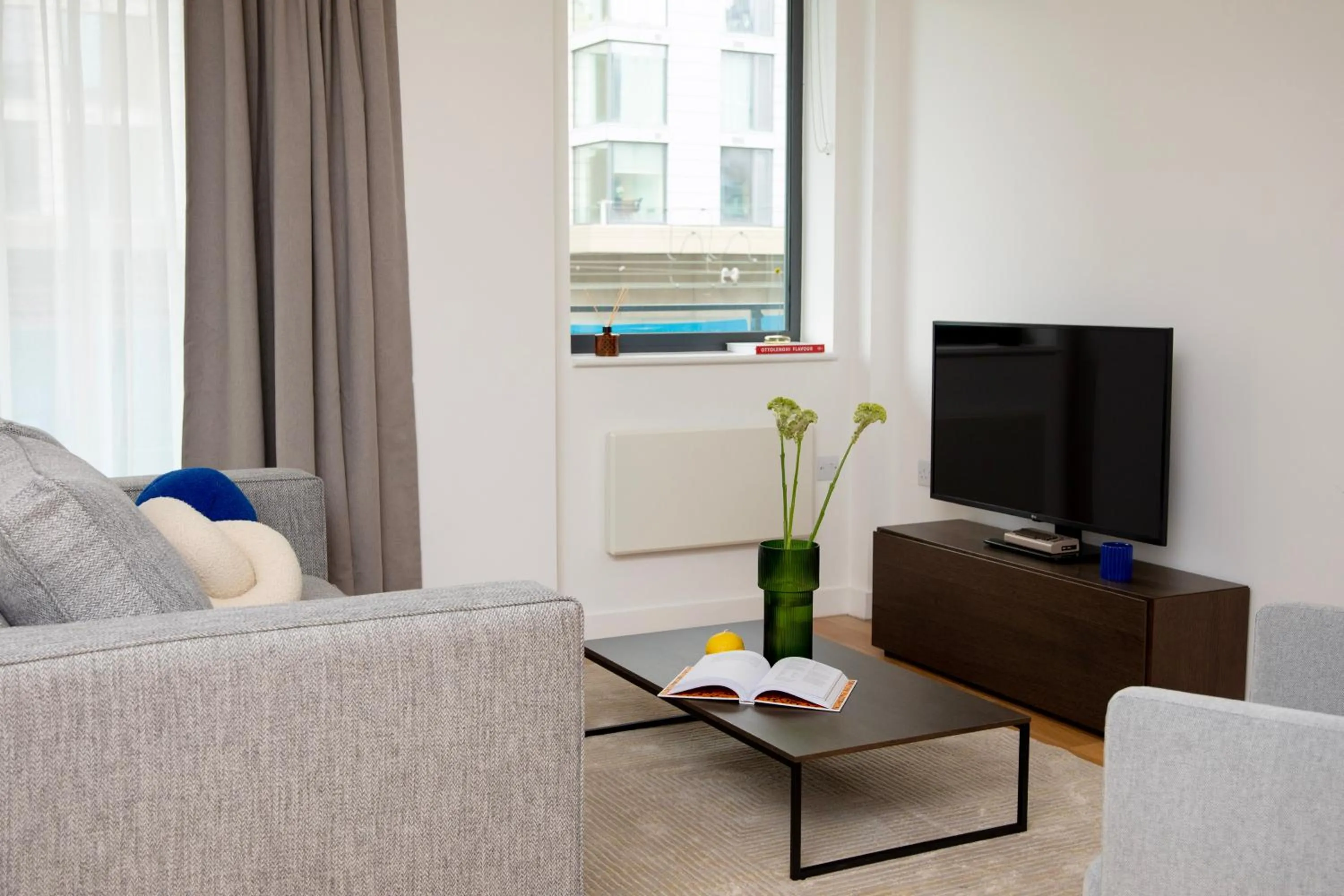 Living room in Bob W London Tower Hill - Residences