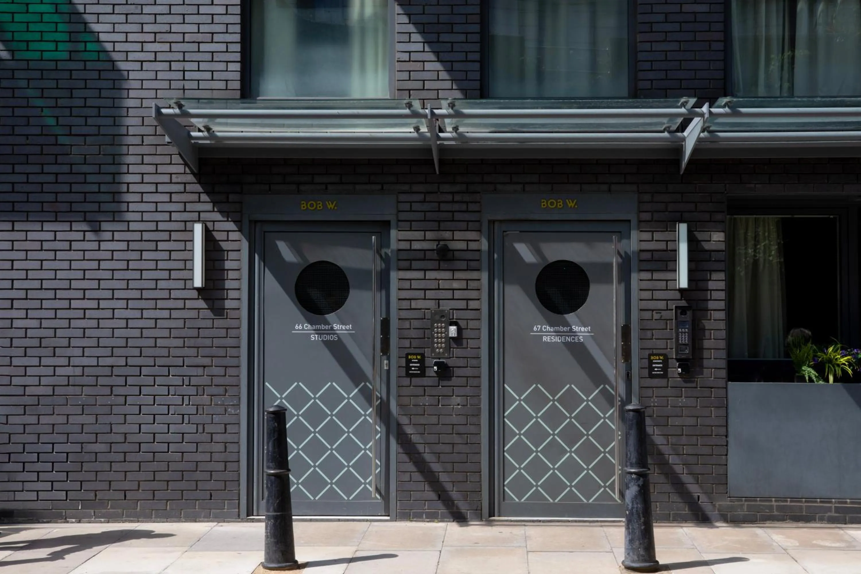 Property building in Bob W London Tower Hill - Residences