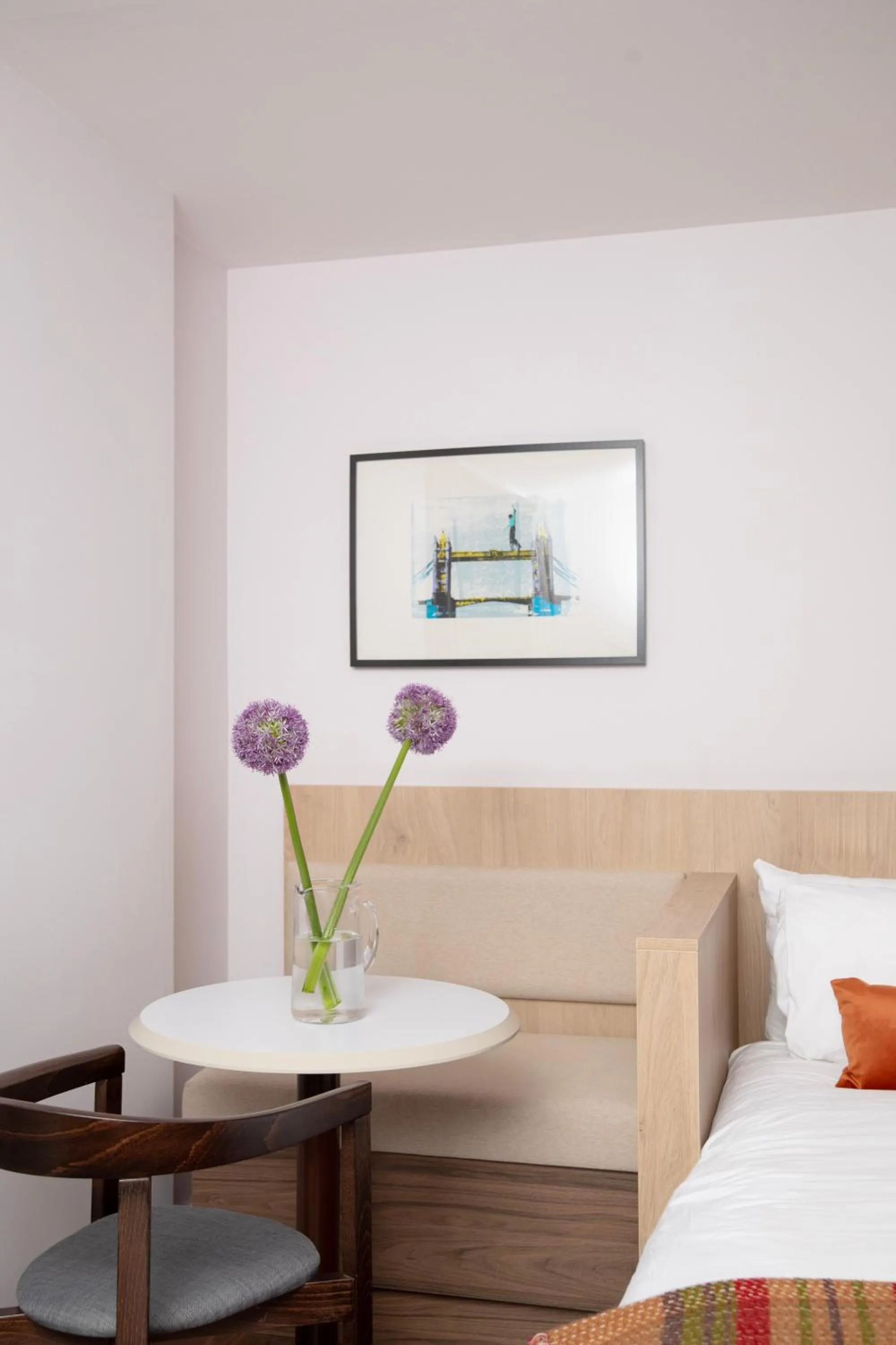 Living room, Bed in Bob W London Tower Hill - Residences