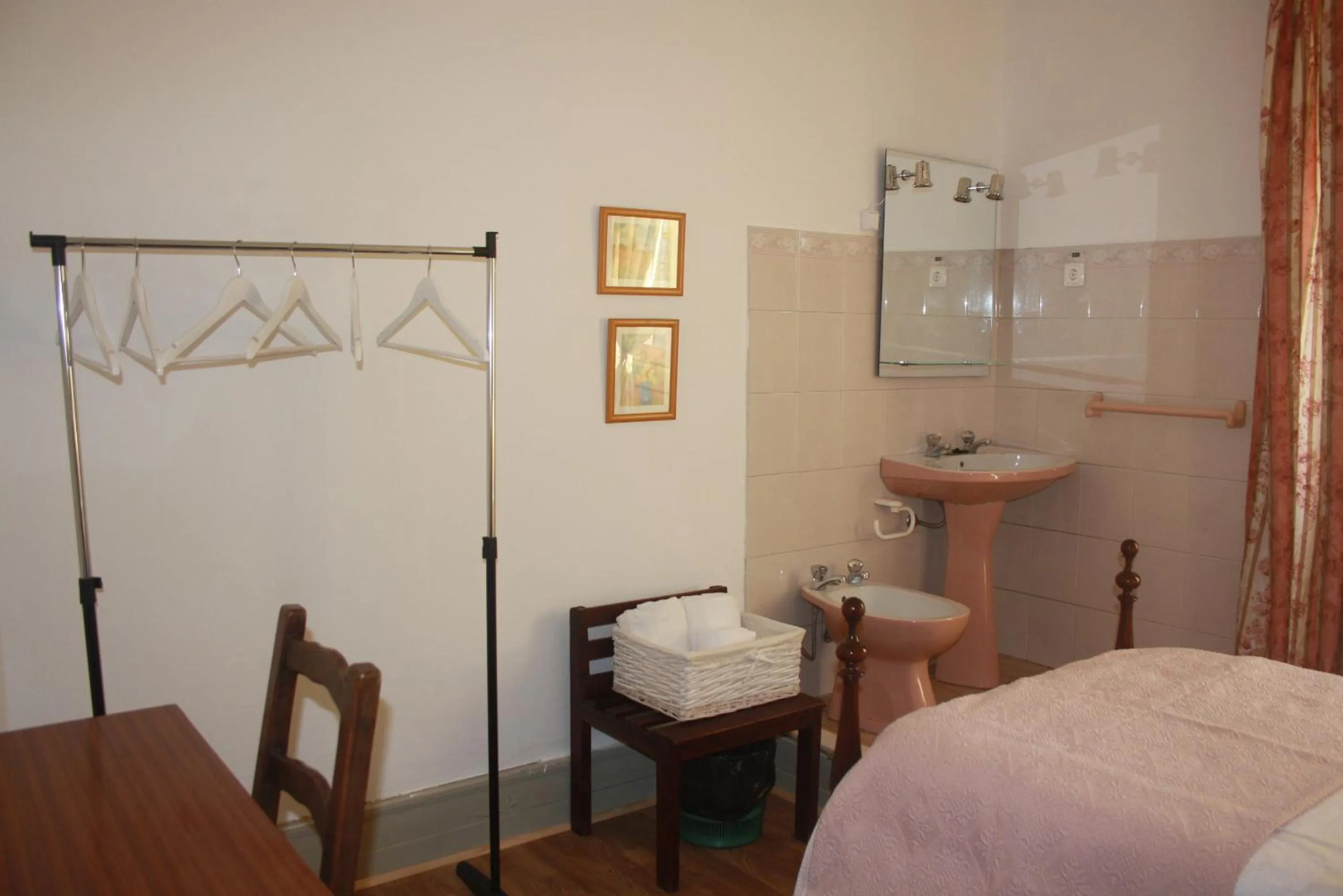 Decorative detail, Bed in Guest House Infante Dom Henrique