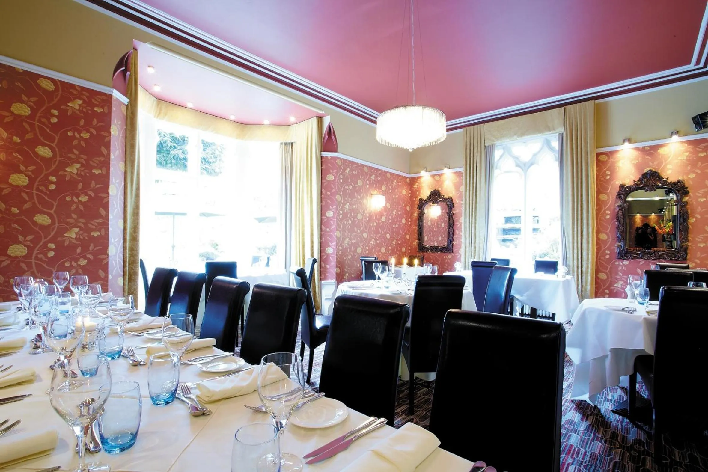 Restaurant/places to eat in Cotford Hotel