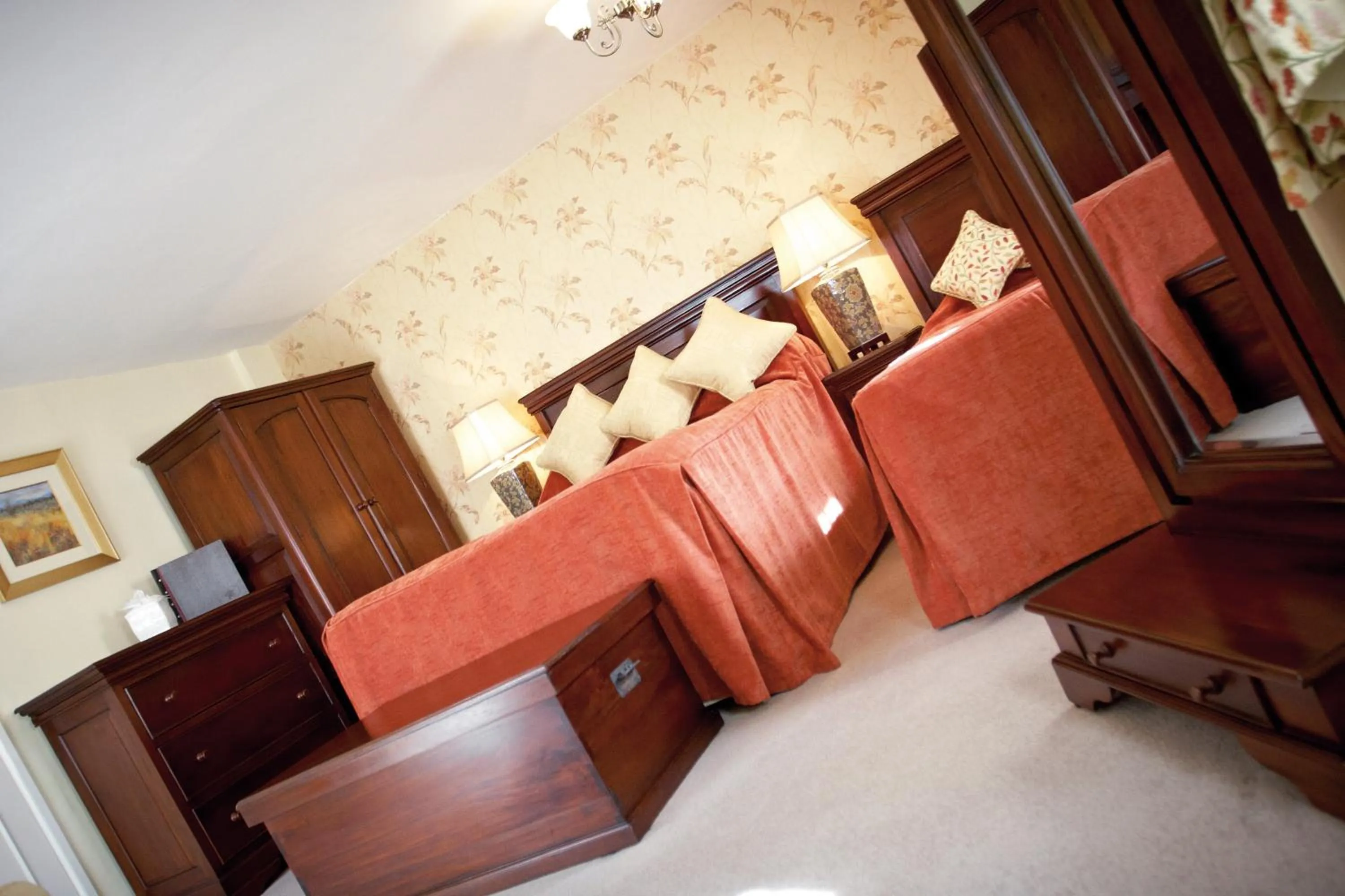 Bed in Cotford Hotel