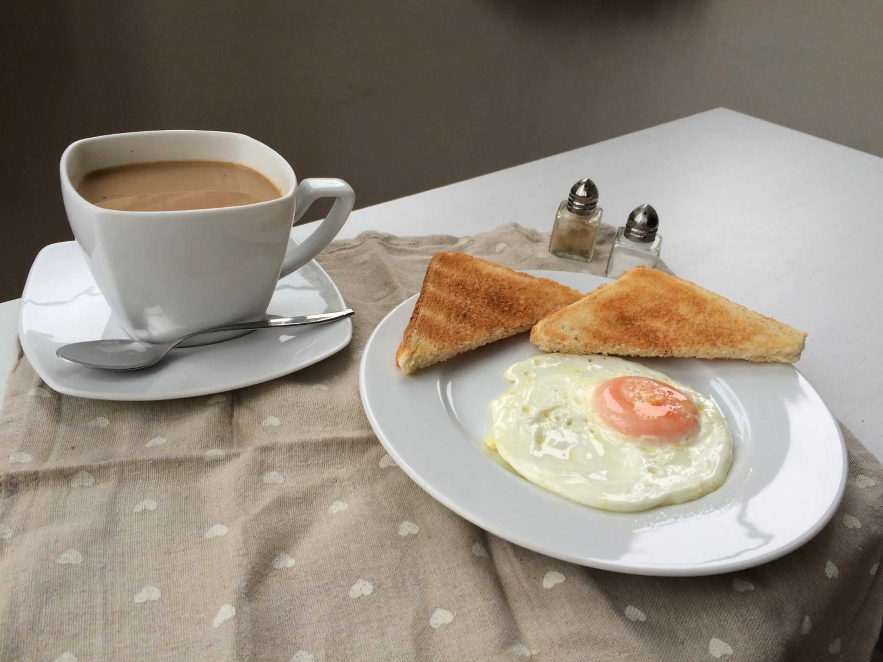 Food and drinks in Hostal Eixample