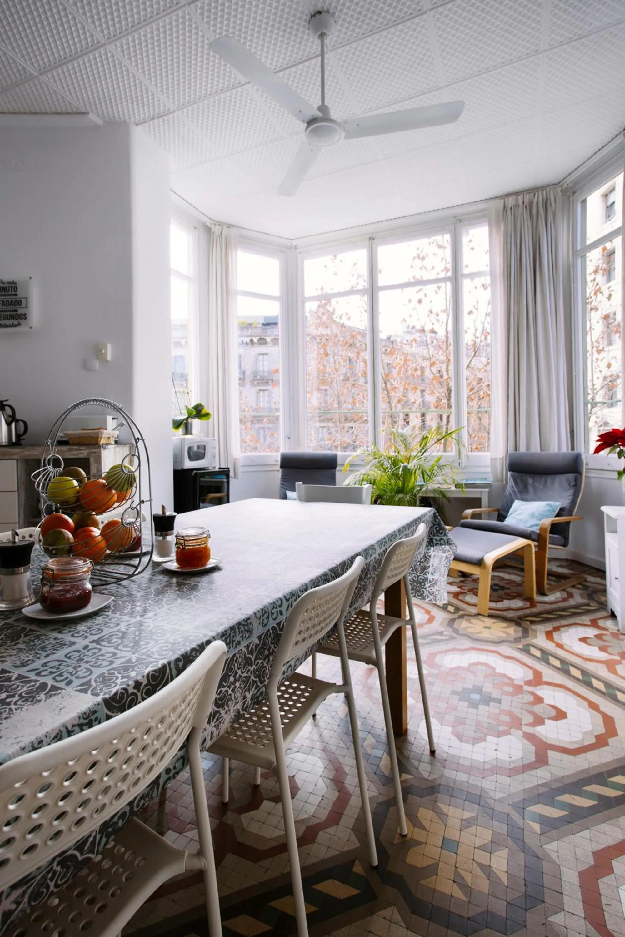Living room in Hostal Eixample